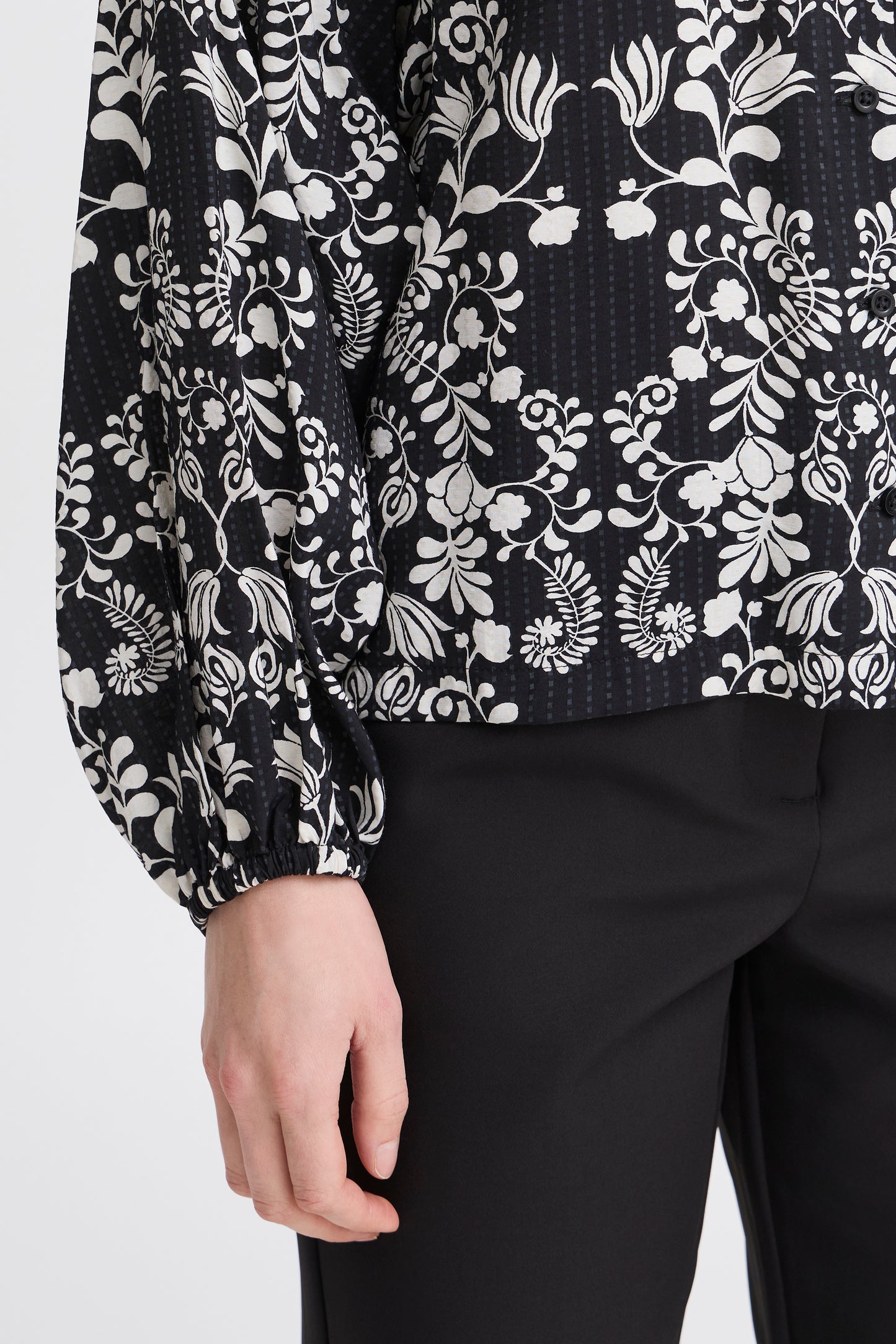 Ichi Ihgocina Shirt | Black Flower