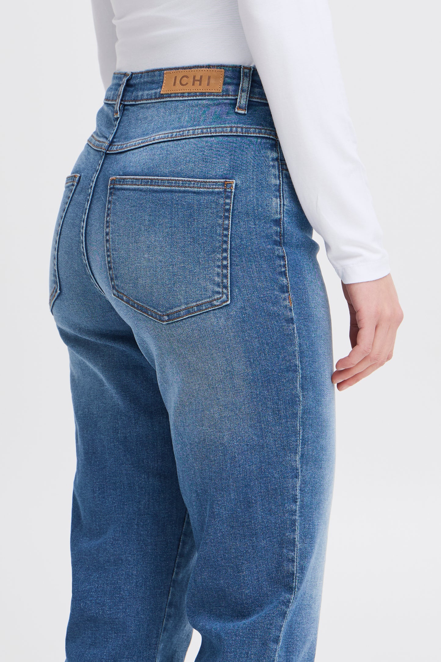Ichi Ihtwiggy Capri Jeans | Washed Medium Blue