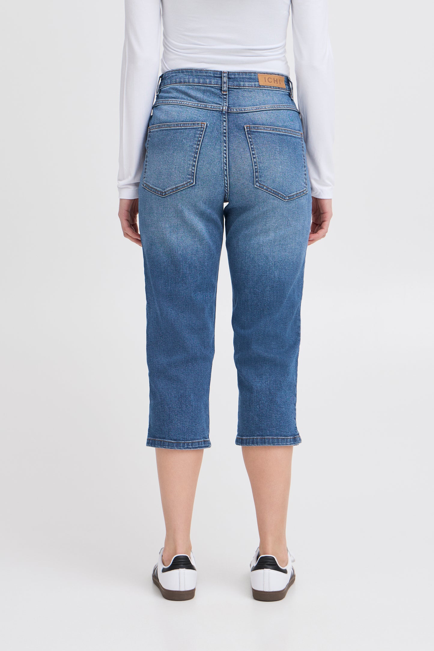 Ichi Ihtwiggy Capri Jeans | Washed Medium Blue