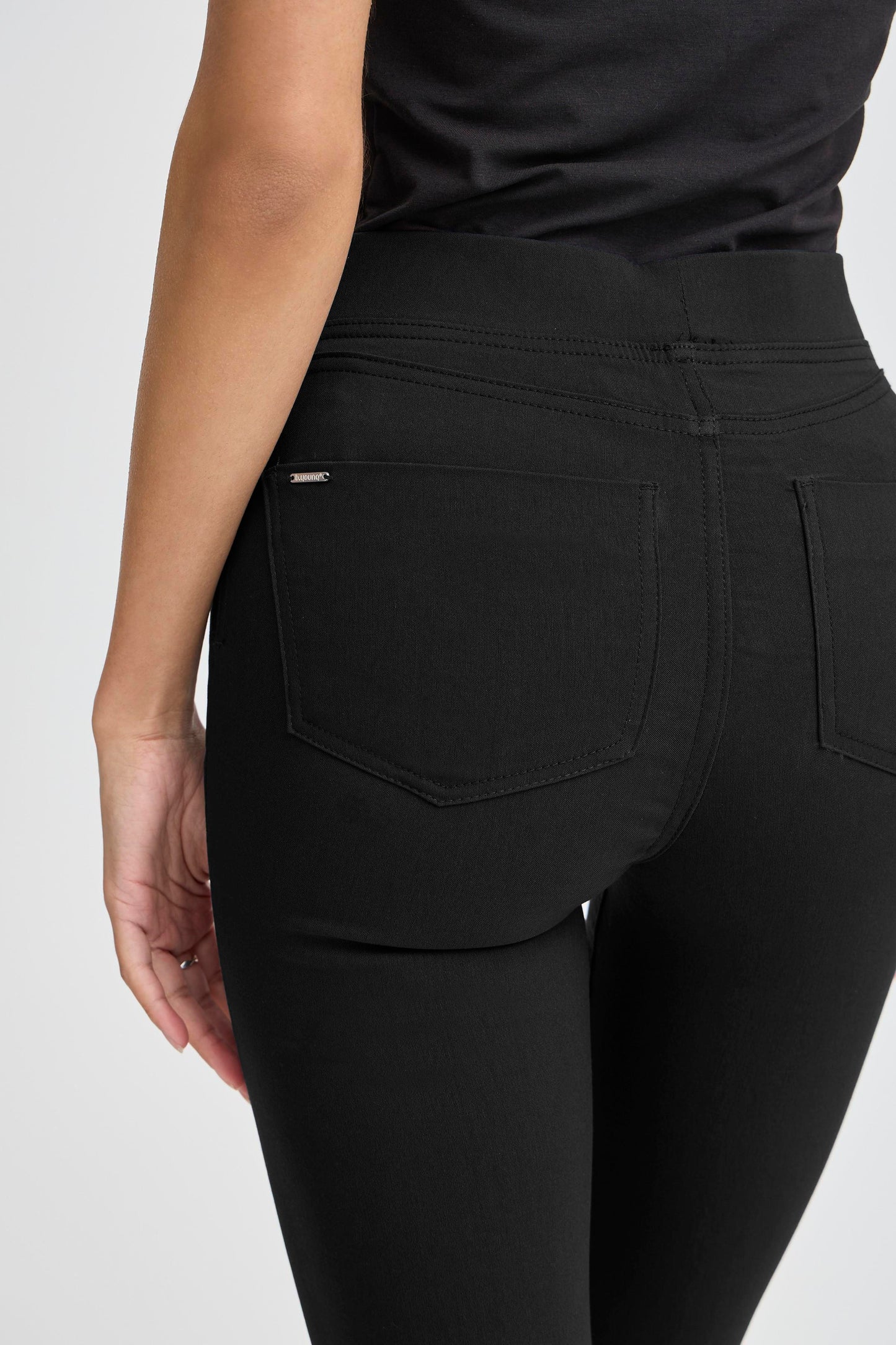 B Young Bykeira Capri Pants | Black