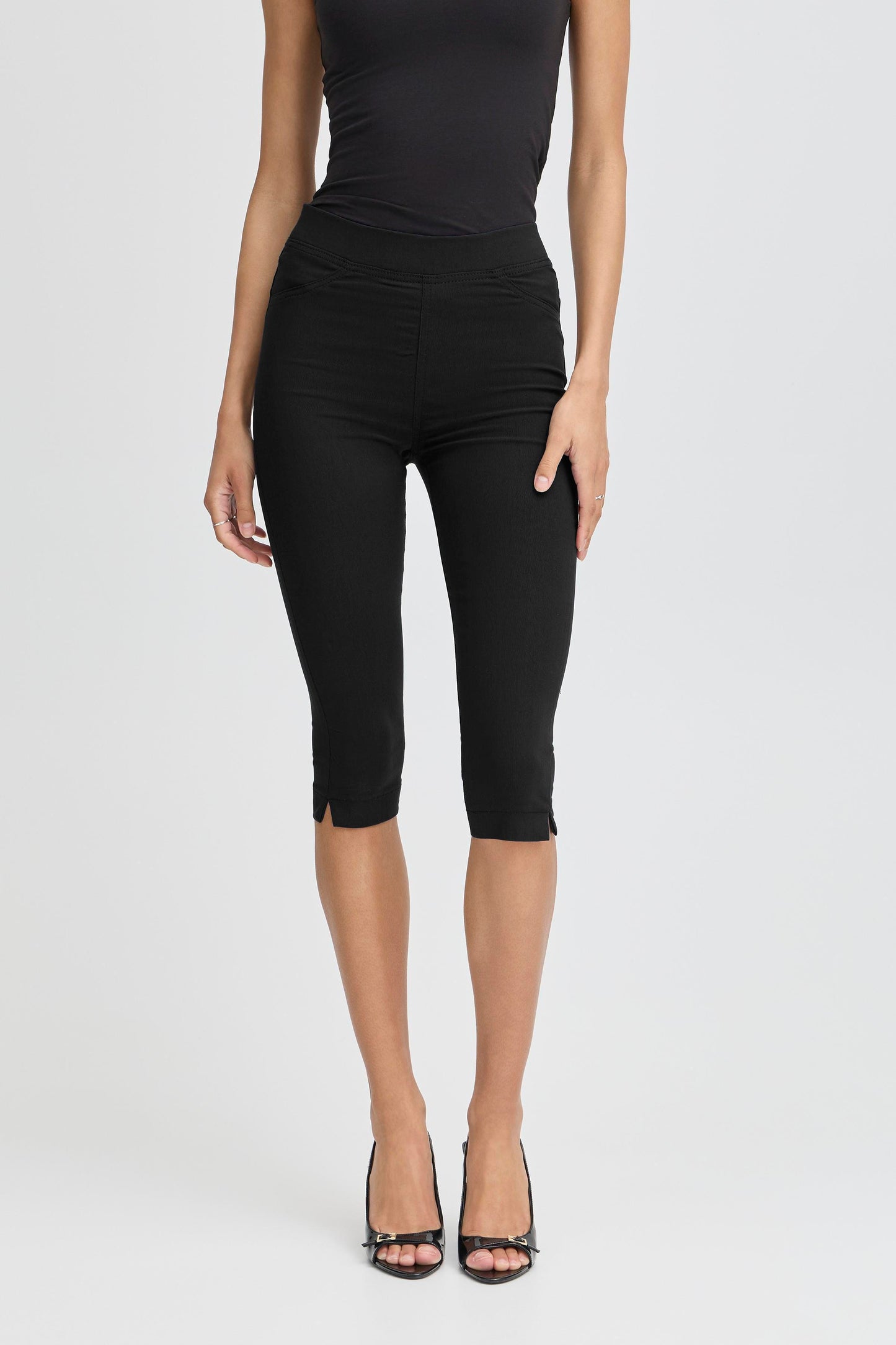 B Young Bykeira Capri Pants | Black