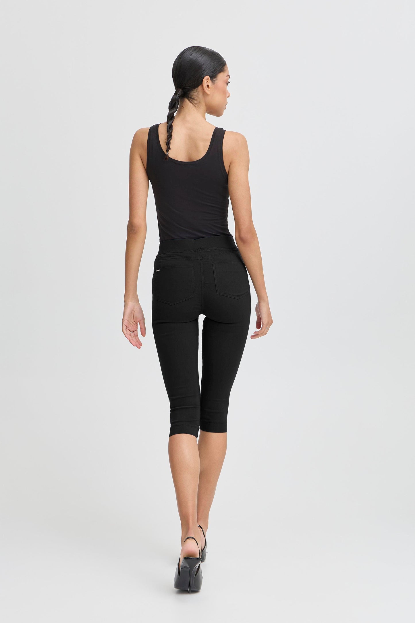 B Young Bykeira Capri Pants | Black