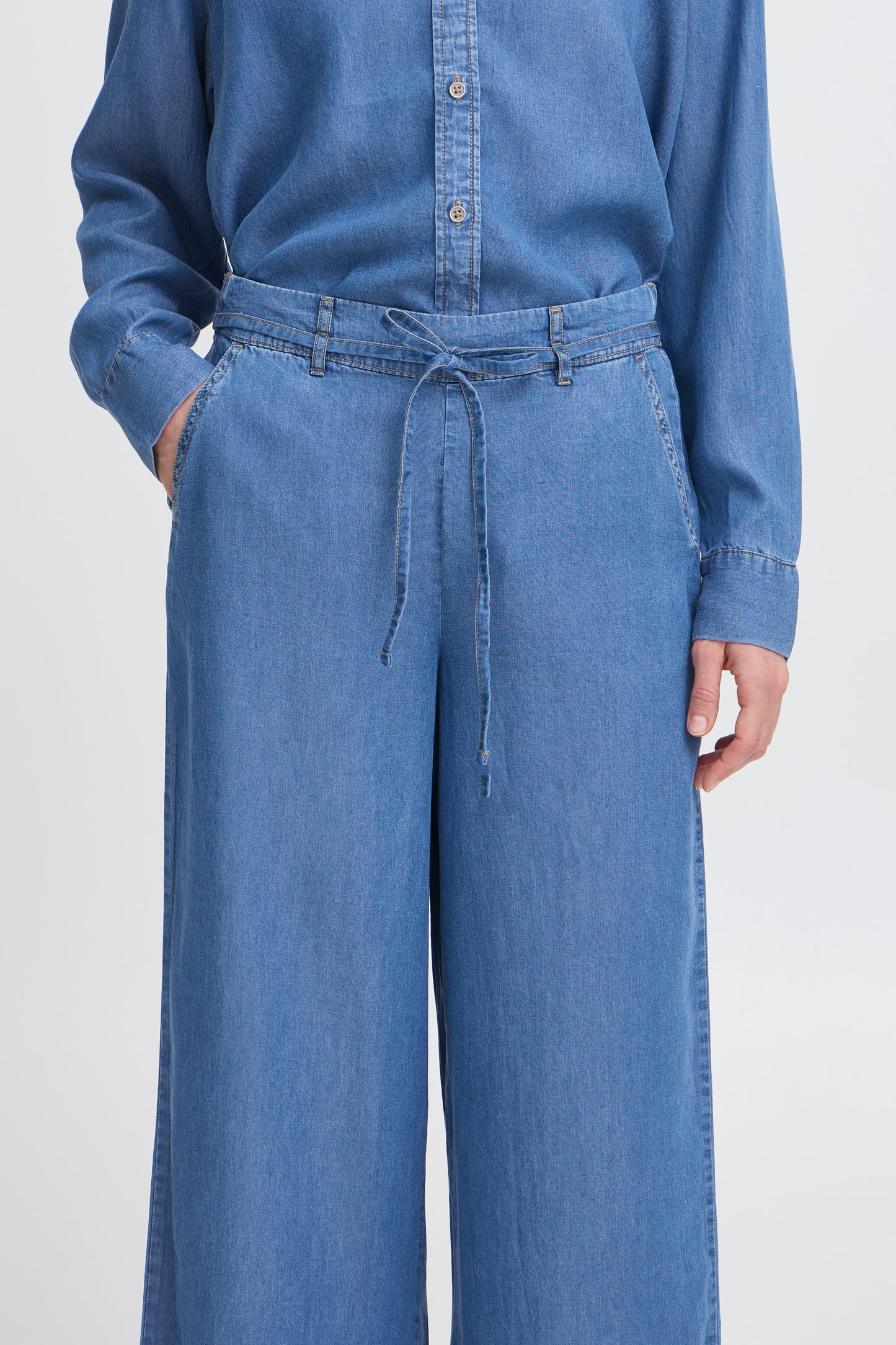 B Young Bykosmo Crop Pants | Mid Blue Wash