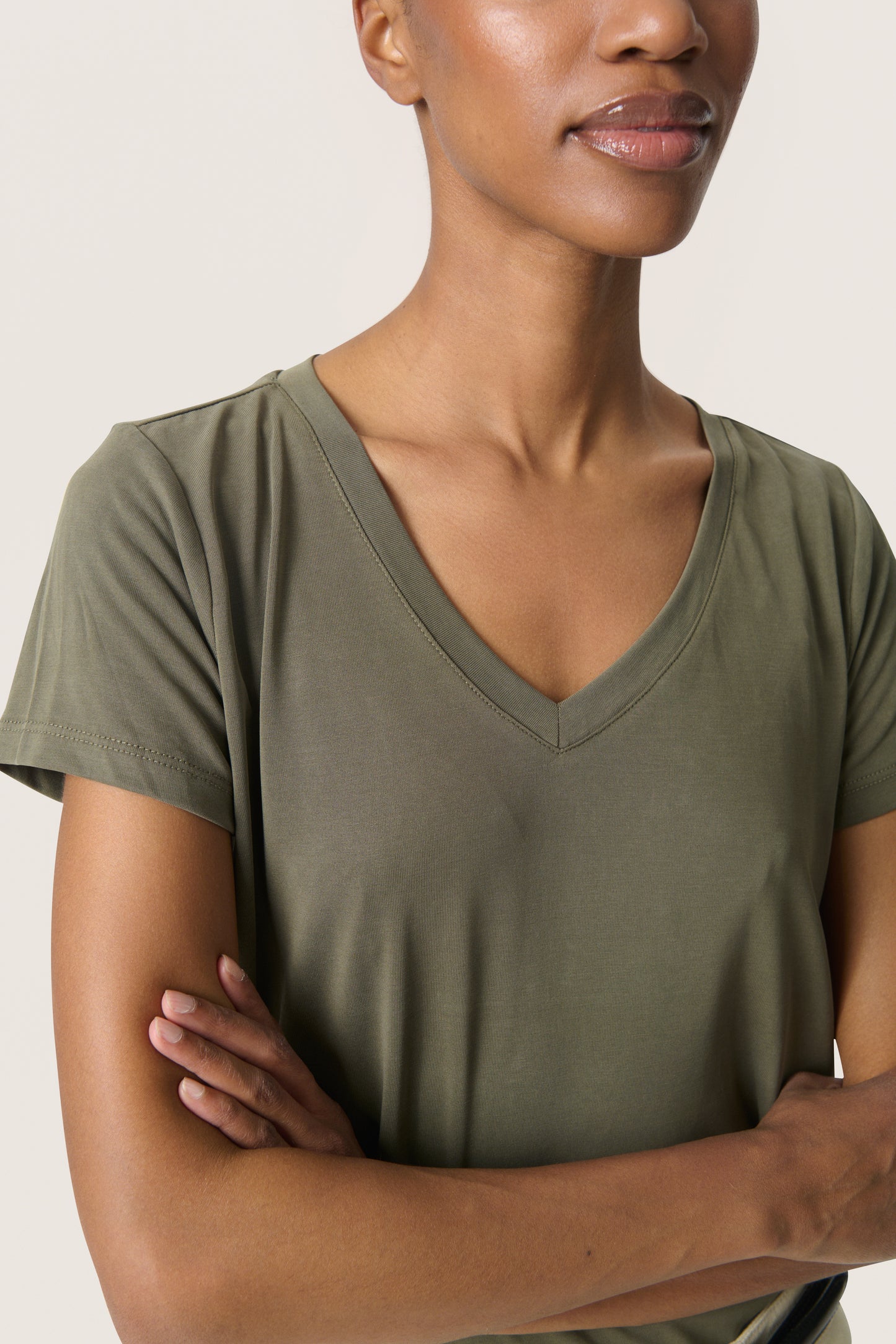 Soaked In Luxury Columbine V-Neck T-Shirt | Grape Leaf