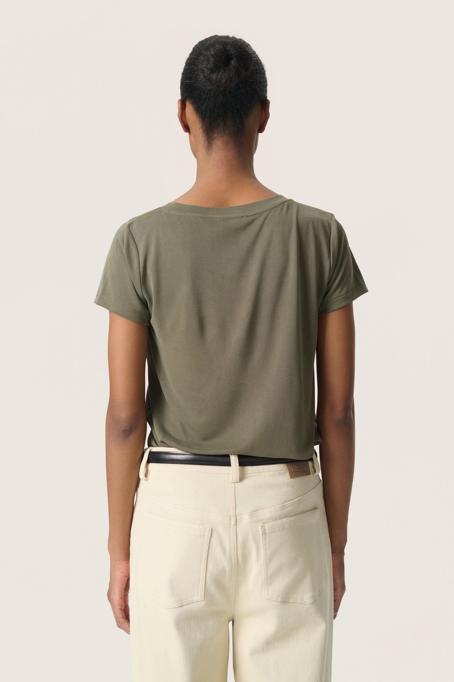 Soaked In Luxury Columbine V-Neck T-Shirt | Grape Leaf