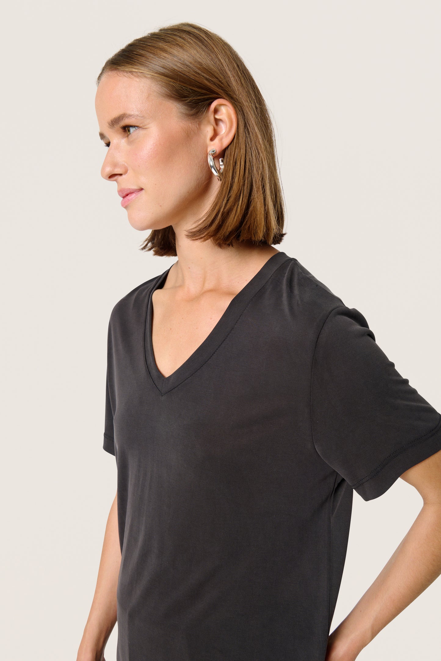 Soaked in Luxury Columbine T-Shirt | Black