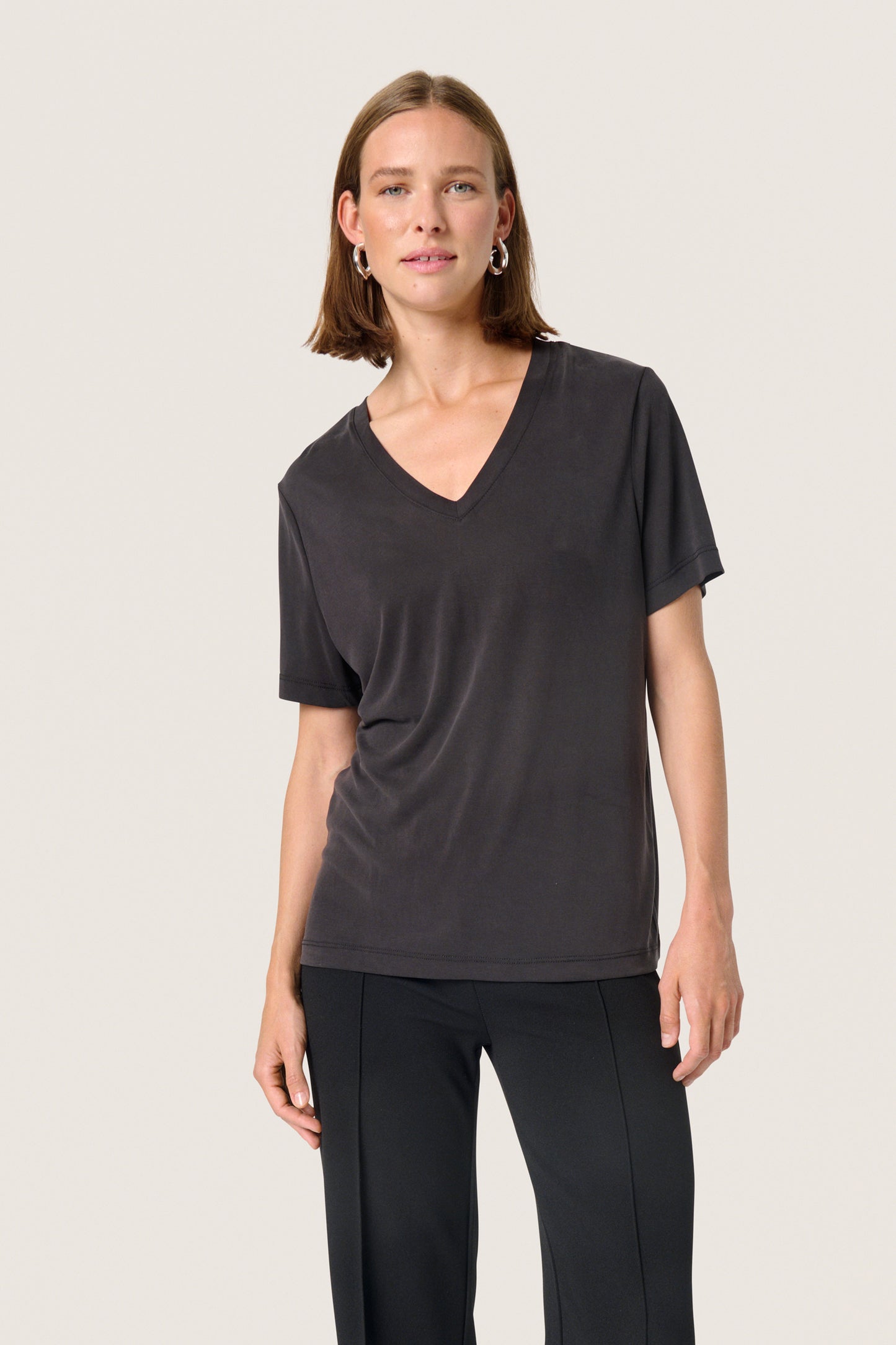 Soaked in Luxury Columbine T-Shirt | Black