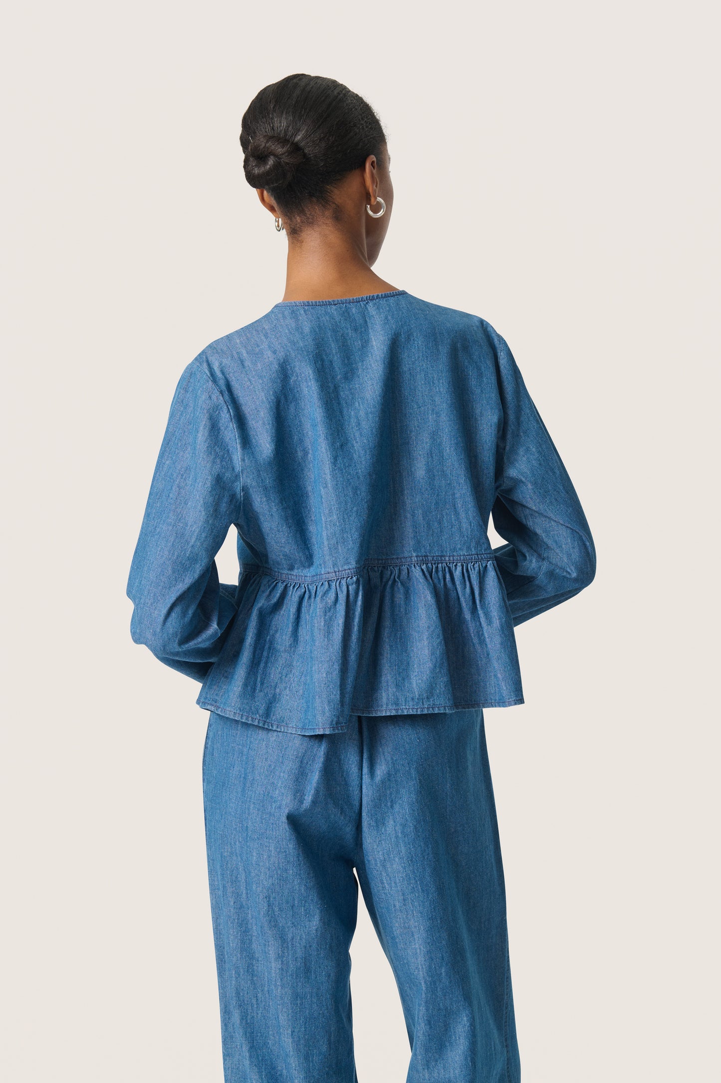 Soaked in Luxury Chamy Shirt Blouse | Medium Blue Denim