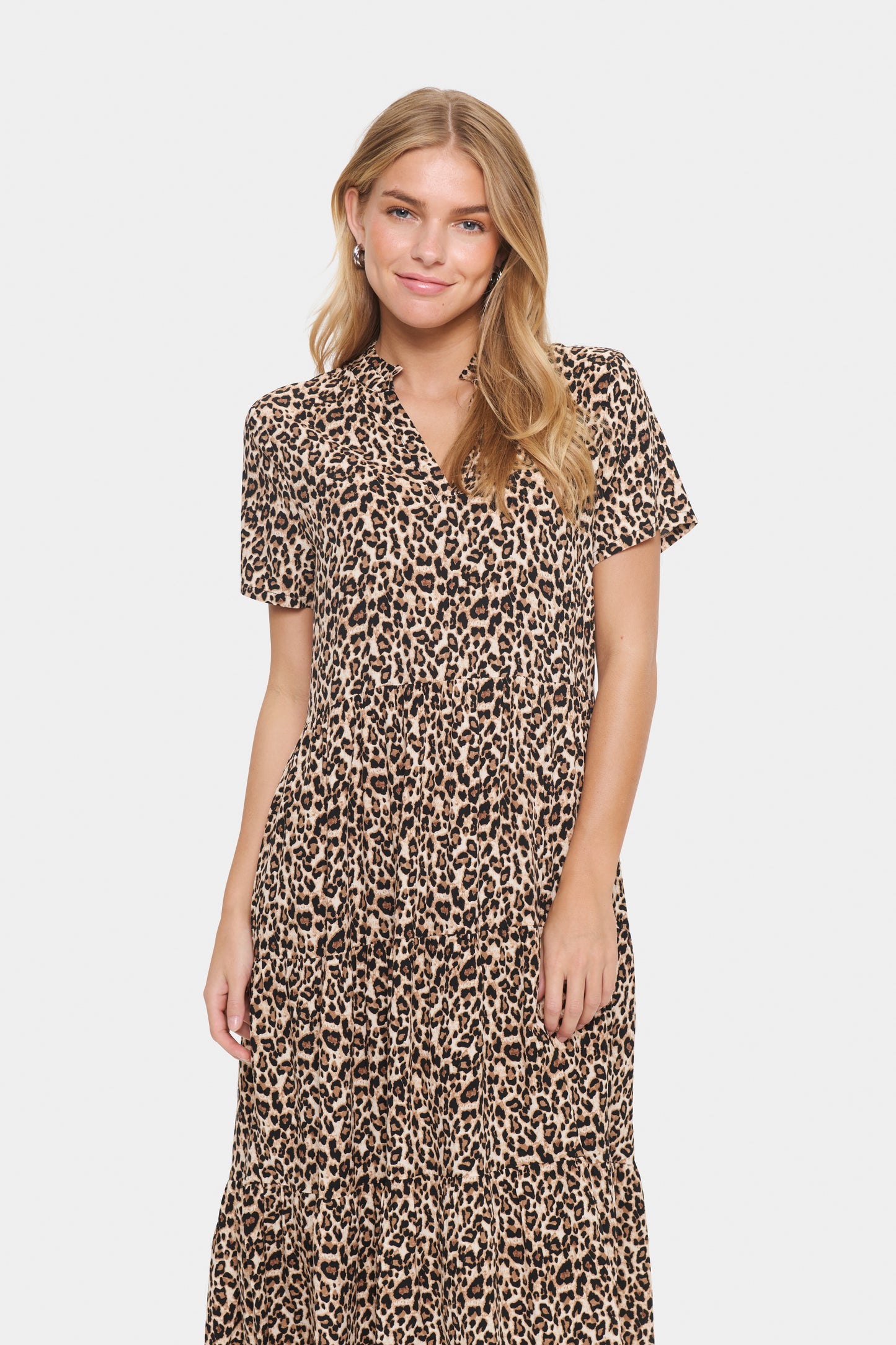Saint Tropez Eda Short Sleeve Maxi Dress | Black Reg Leo