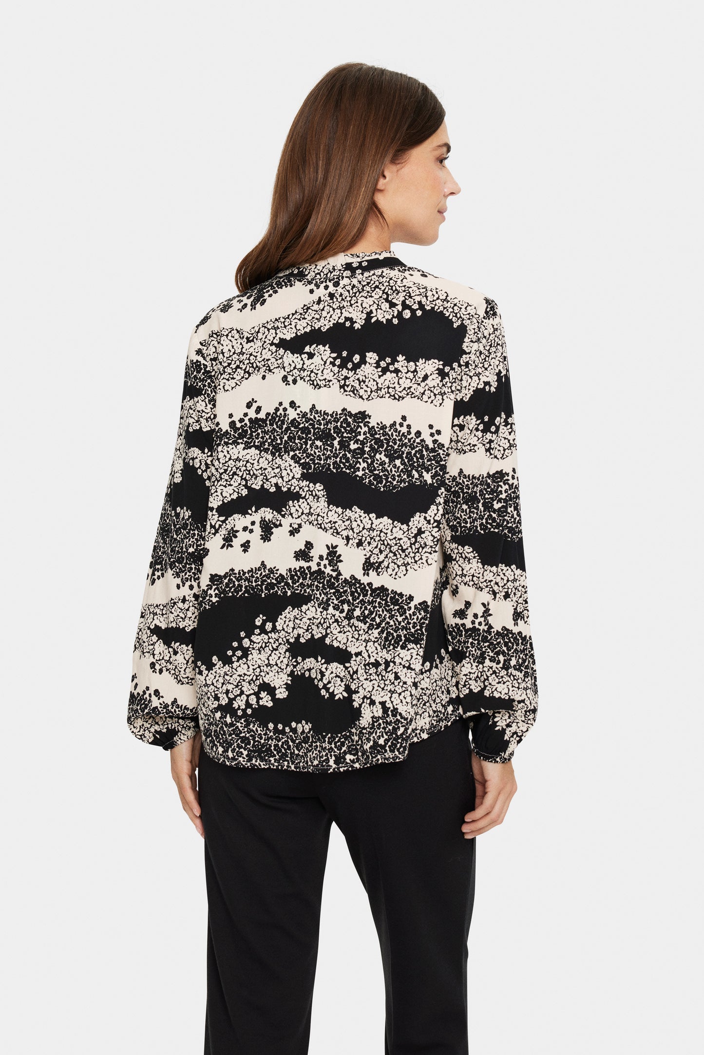 Saint Tropez Eda Blouse | Black Wavy Flow