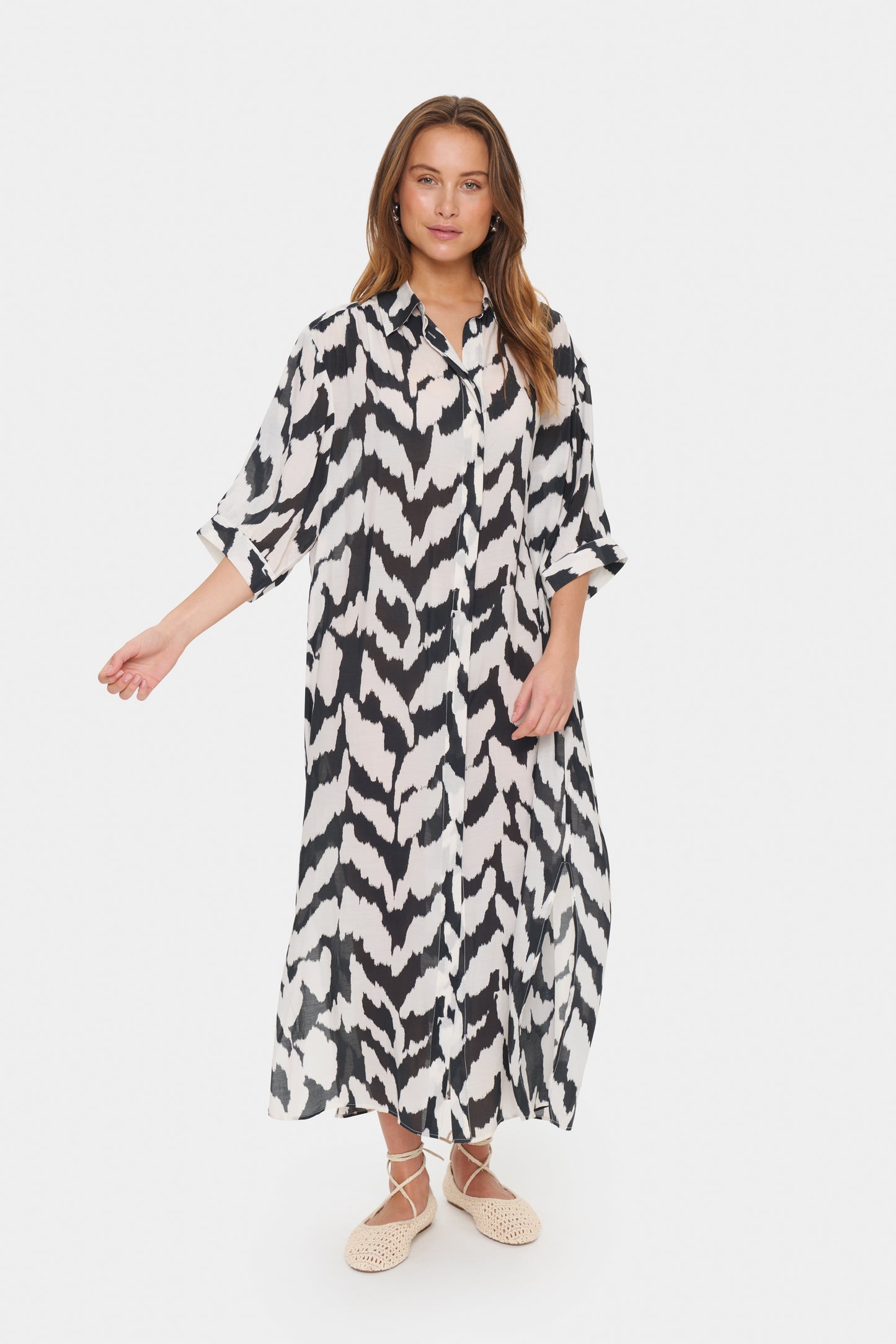 Saint Tropez Kelsie Shirt Dress | Black Monochrome Stokes