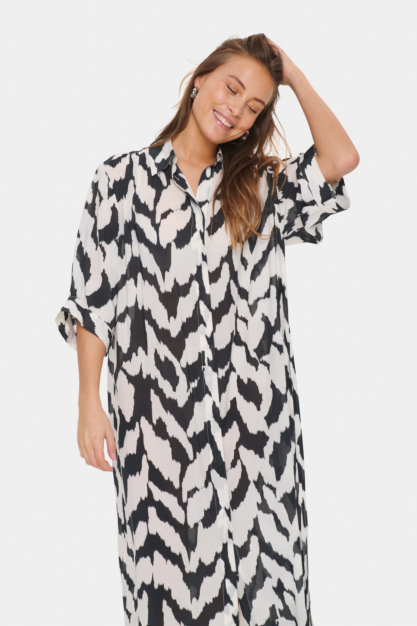 Saint Tropez Kelsie Shirt Dress | Black Monochrome Stokes