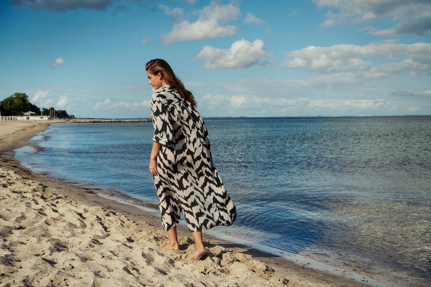 Saint Tropez Kelsie Shirt Dress | Black Monochrome Stokes