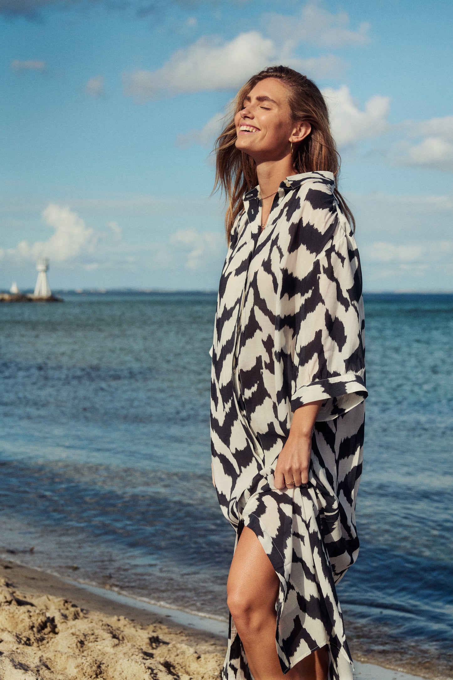 Saint Tropez Kelsie Shirt Dress | Black Monochrome Stokes
