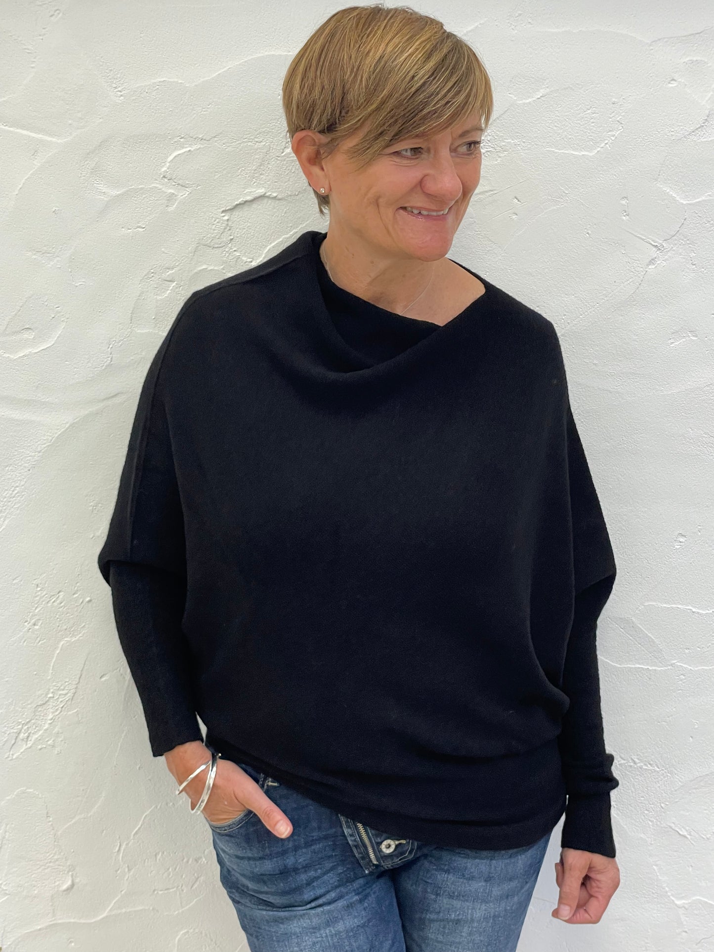 Asymmetric Jumper | Black