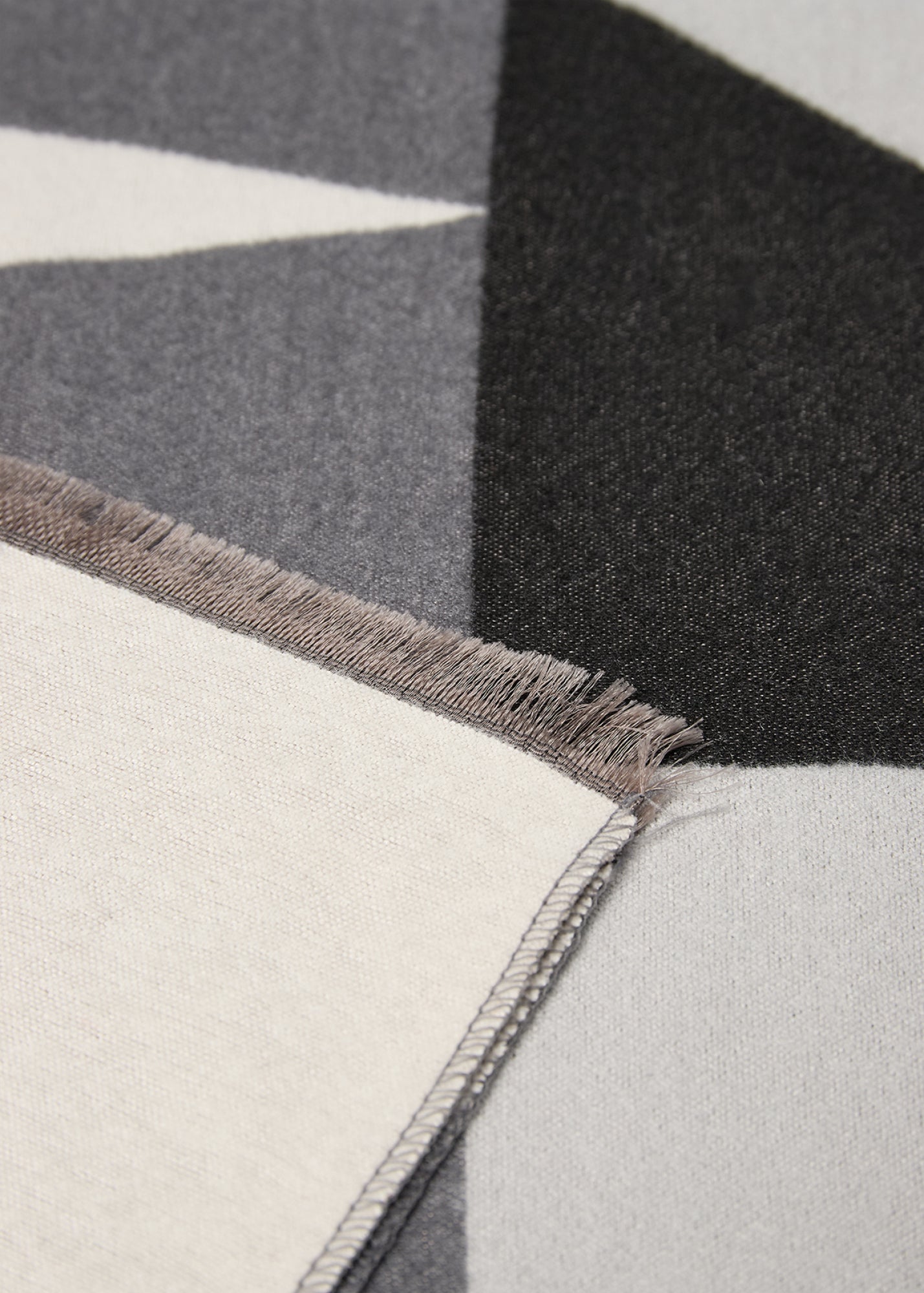 Soya Concept Shu Scarf | Black Combi