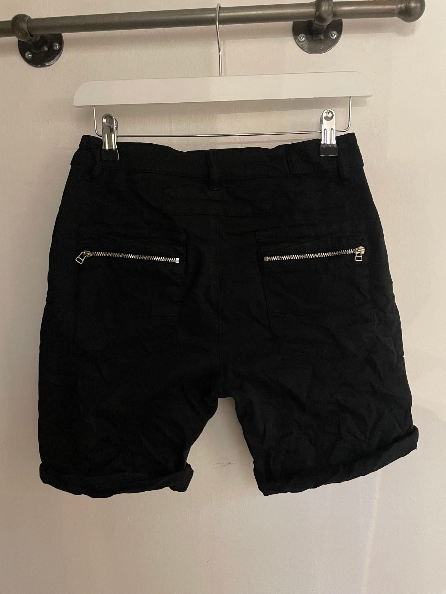 Melly & Co 4 Button Shorts | Black