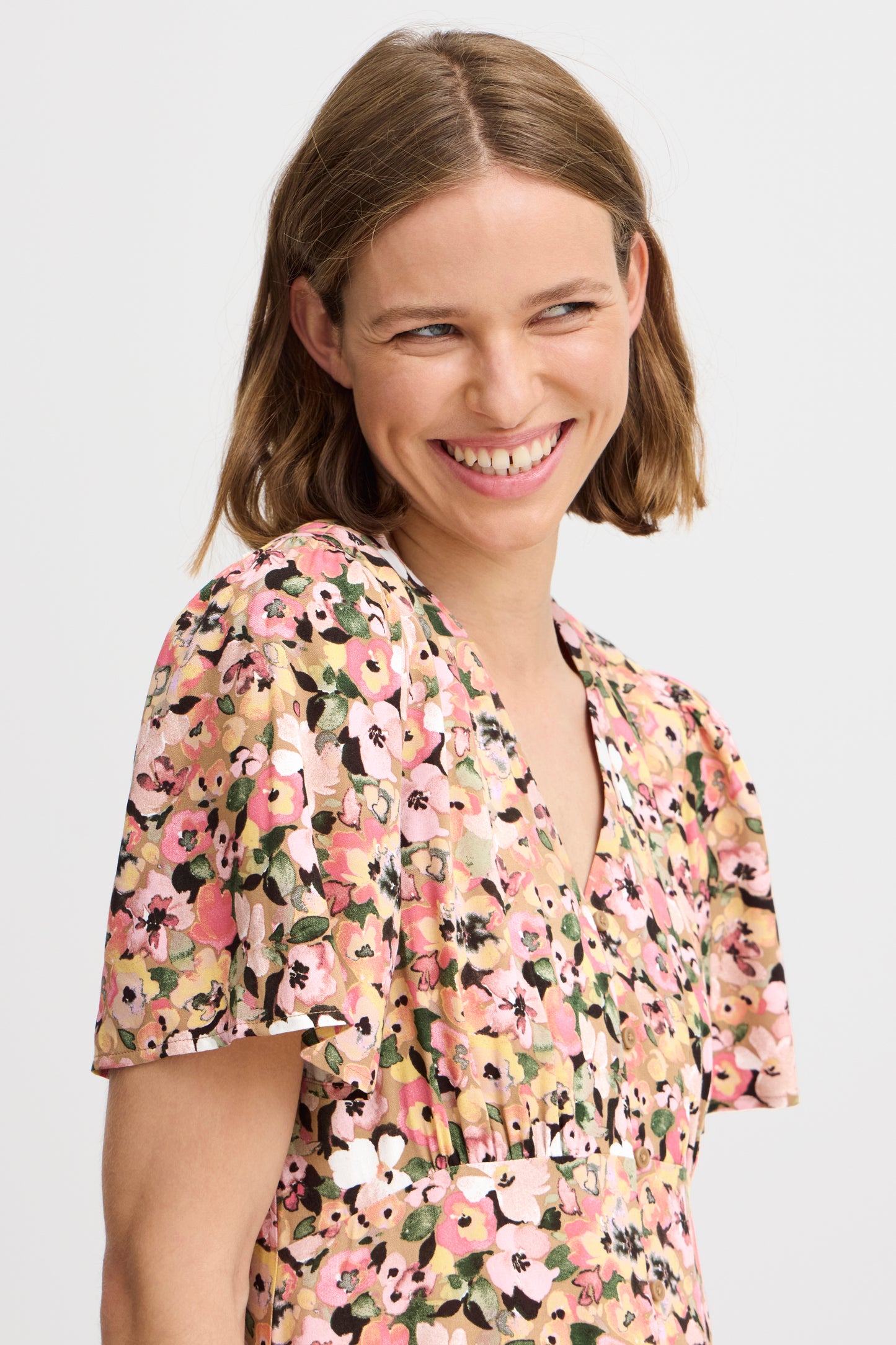 B Young Bymmjoella Short V-Neck Dress | Coral Blush Flower