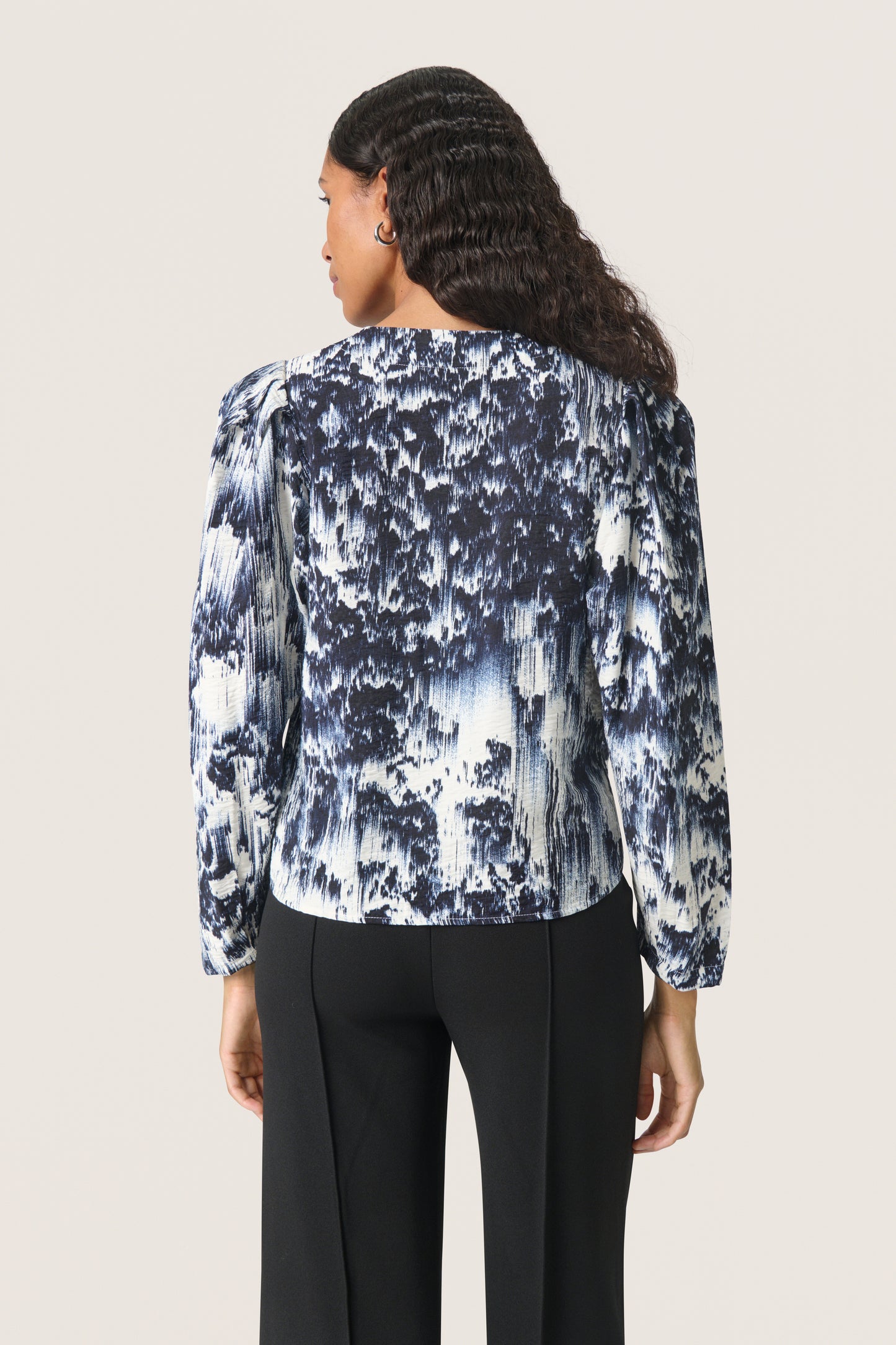 Soaked in Luxury Jazzlyn Blouse | Dark Navy Landscape Print