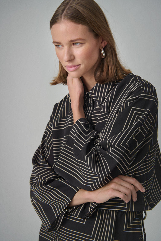 Soaked In Luxury Topaz Shirt | Black with Oatmeal