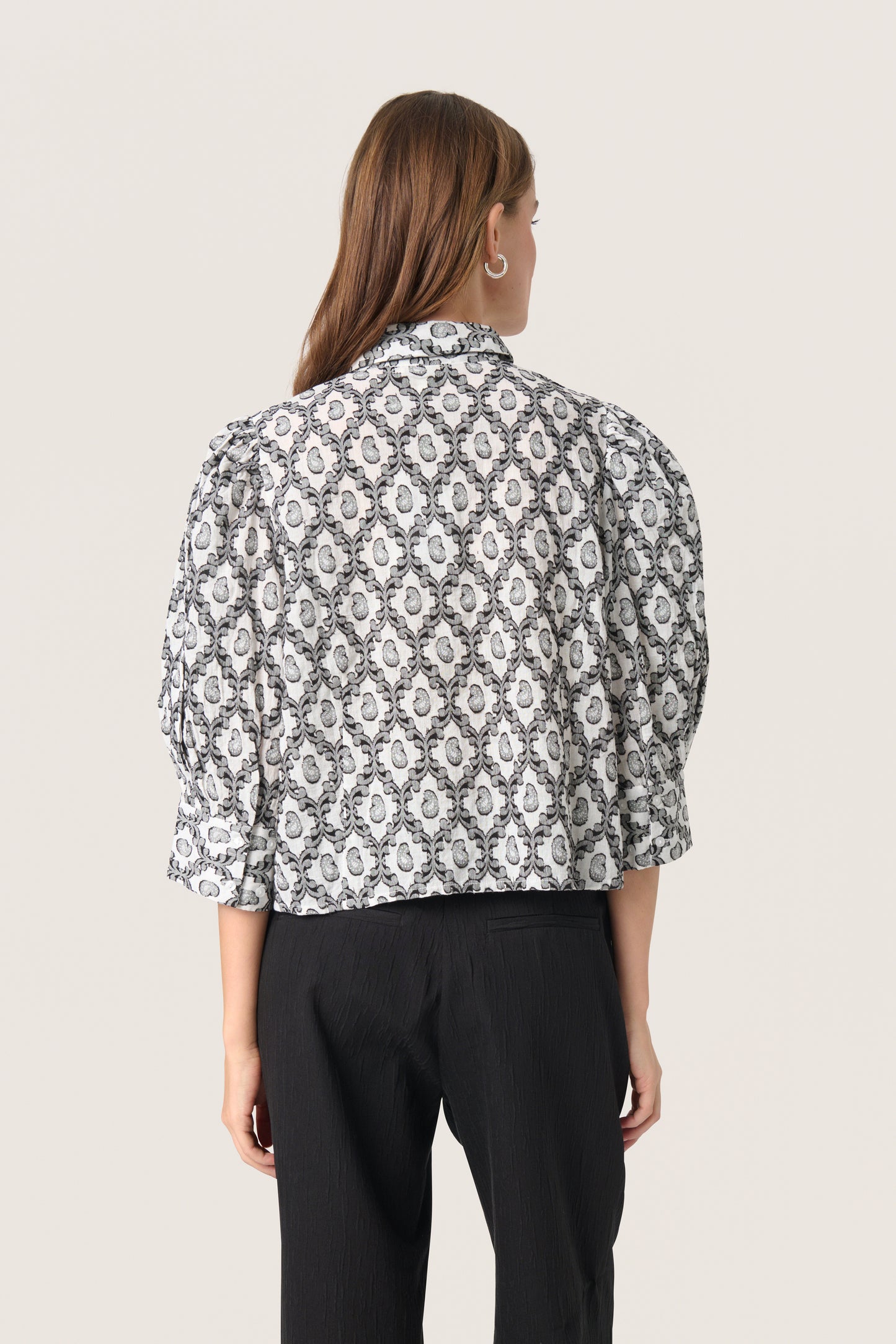 Soaked in Luxury Erika Hella Shirt | Creme Cotton
