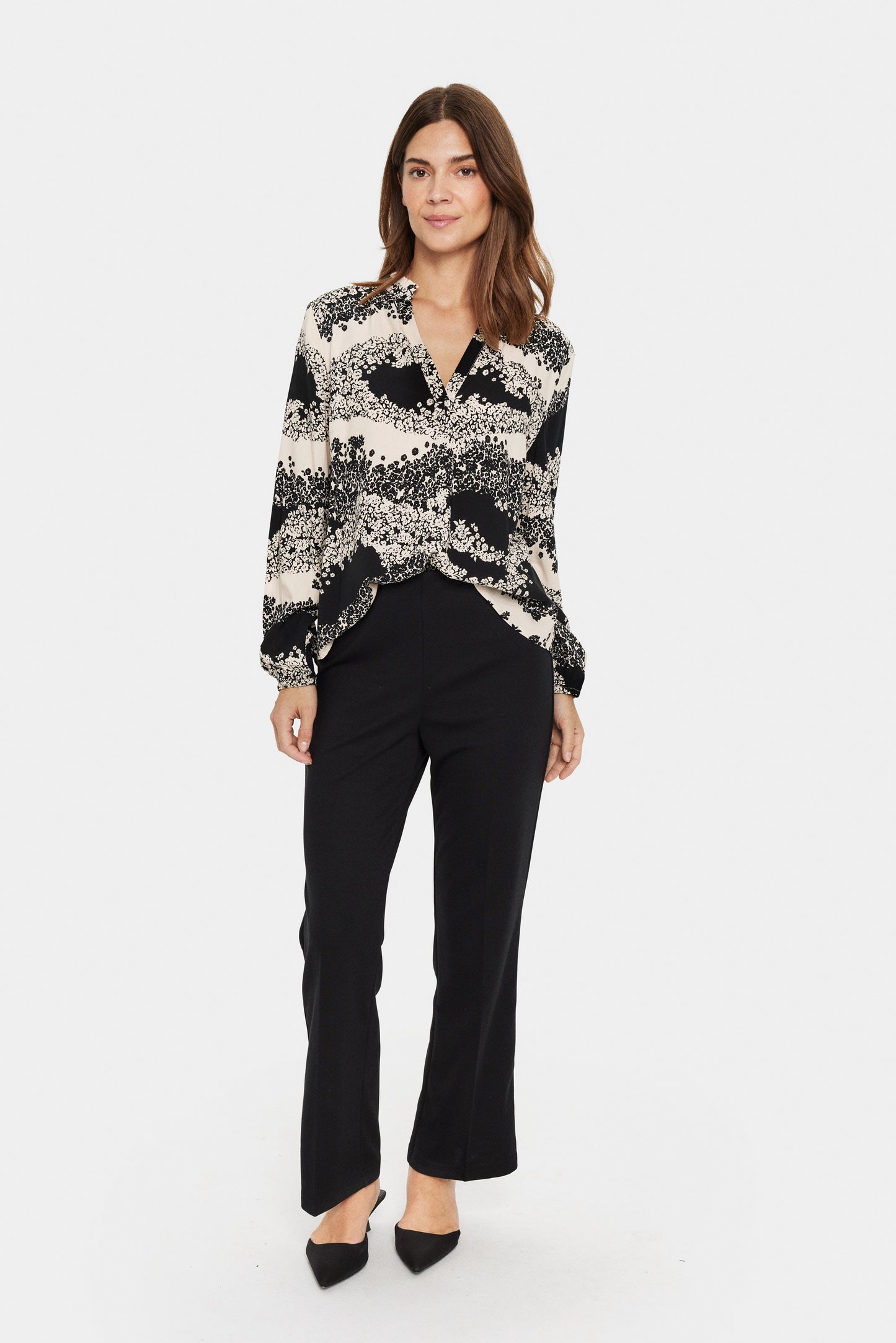 Saint Tropez Eda Blouse | Black Wavy Flow