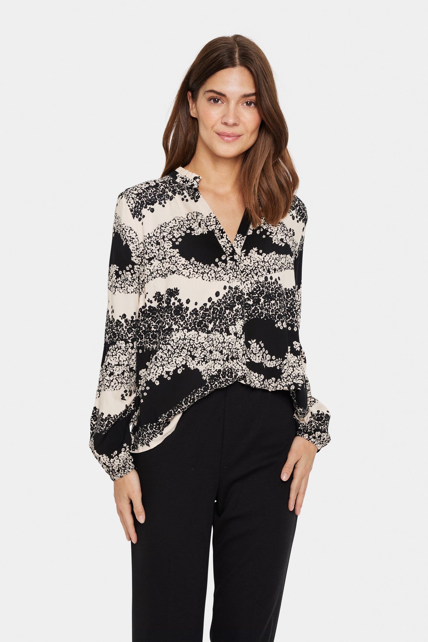Saint Tropez Eda Blouse | Black Wavy Flow