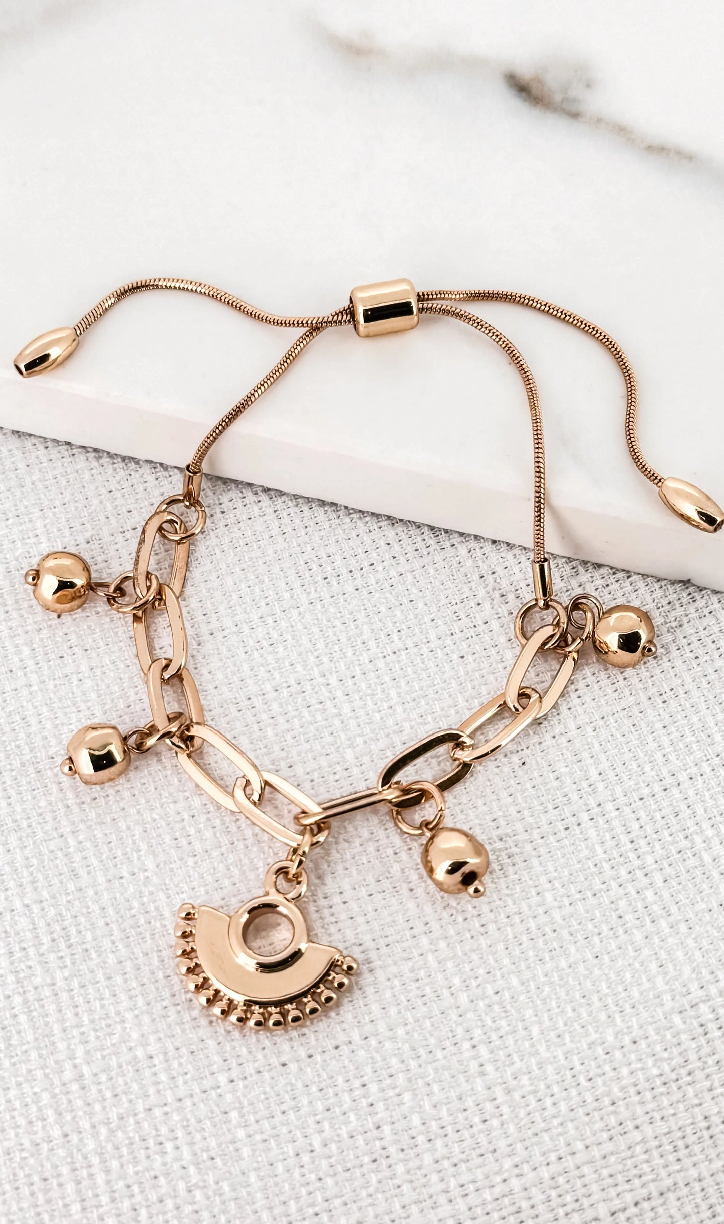 Envy Adjustable Fan Charm Bracelet | Gold
