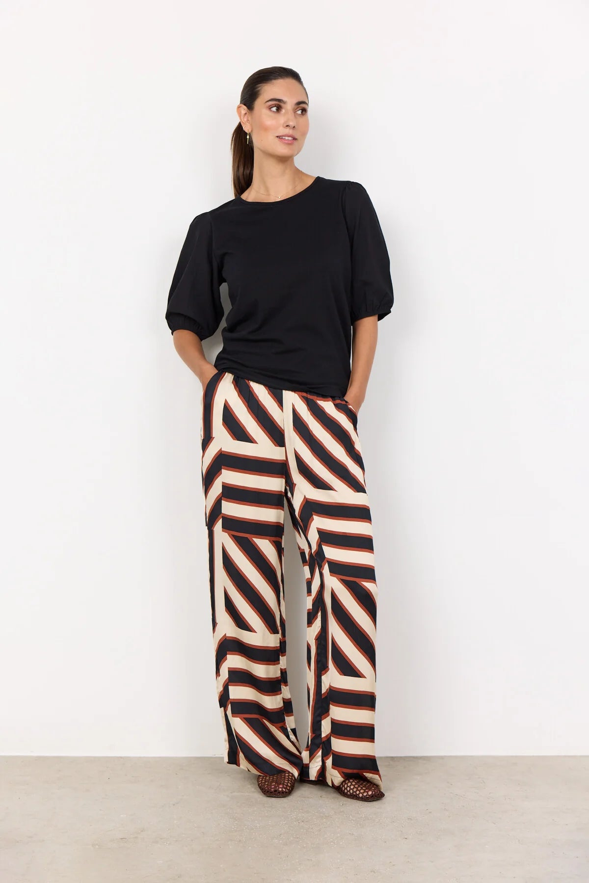 Soya Concept Derby Top | Black
