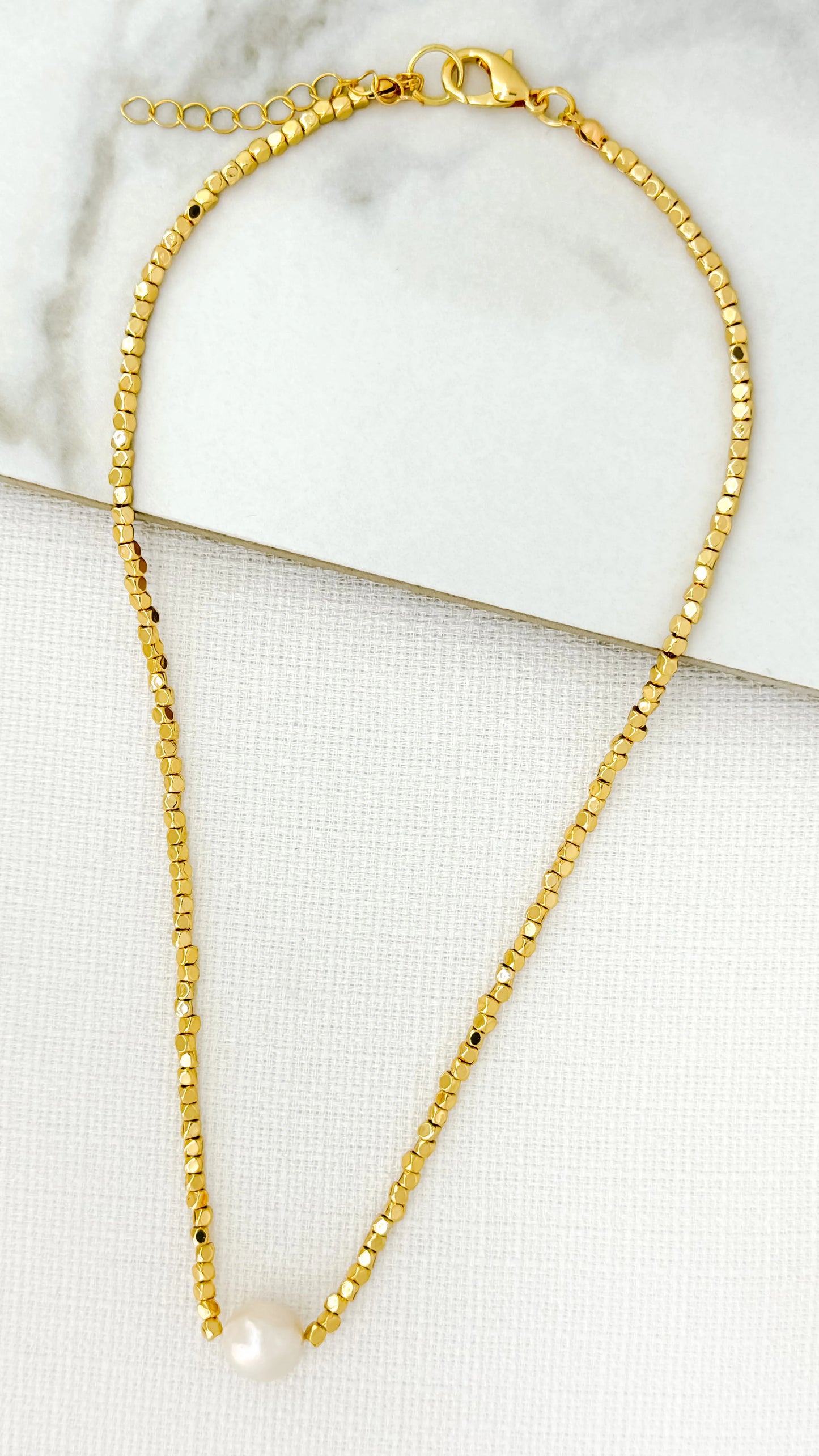 Envy Short Gold and Pearl Necklace