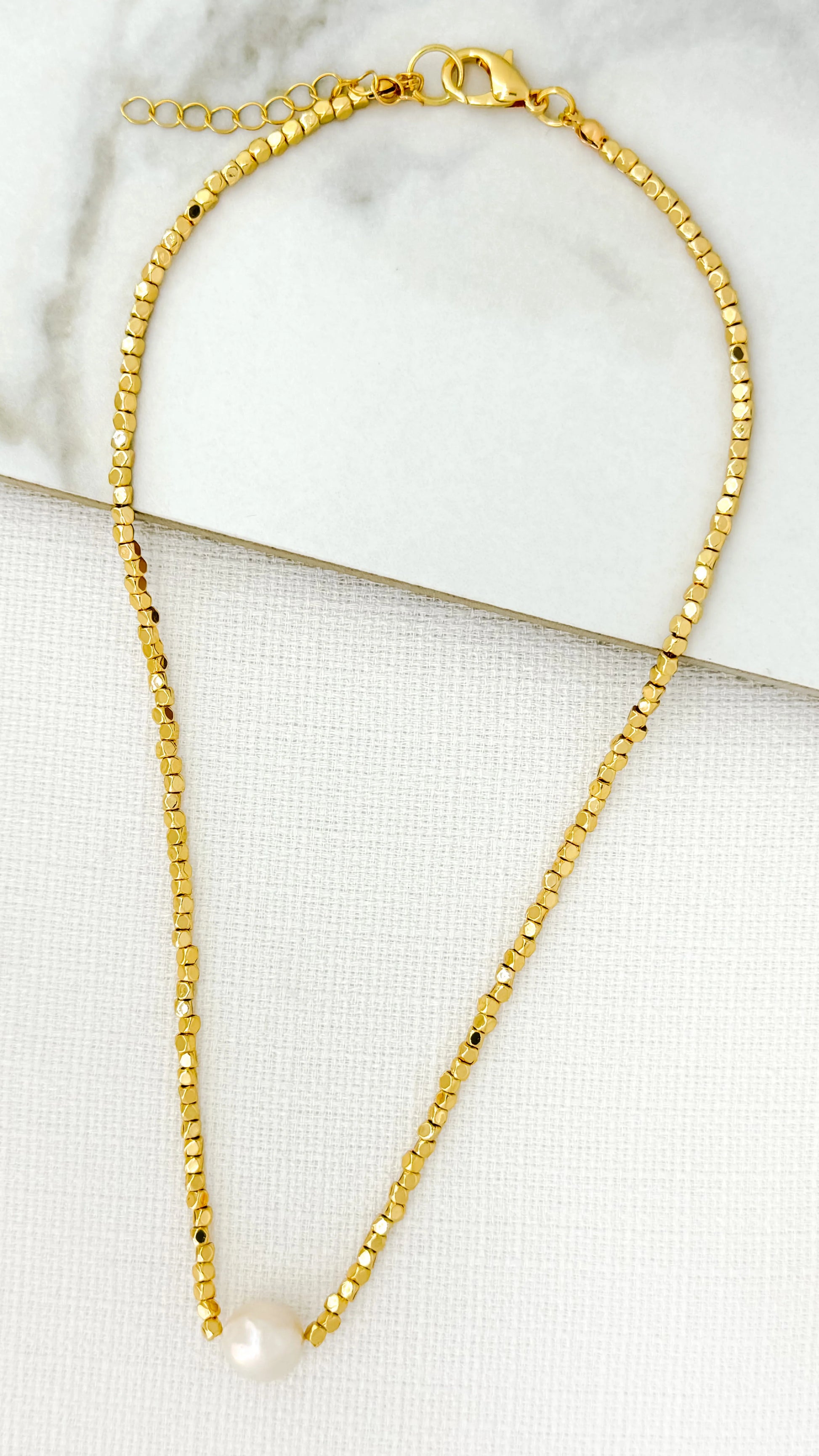Envy Short Gold and Pearl Necklace