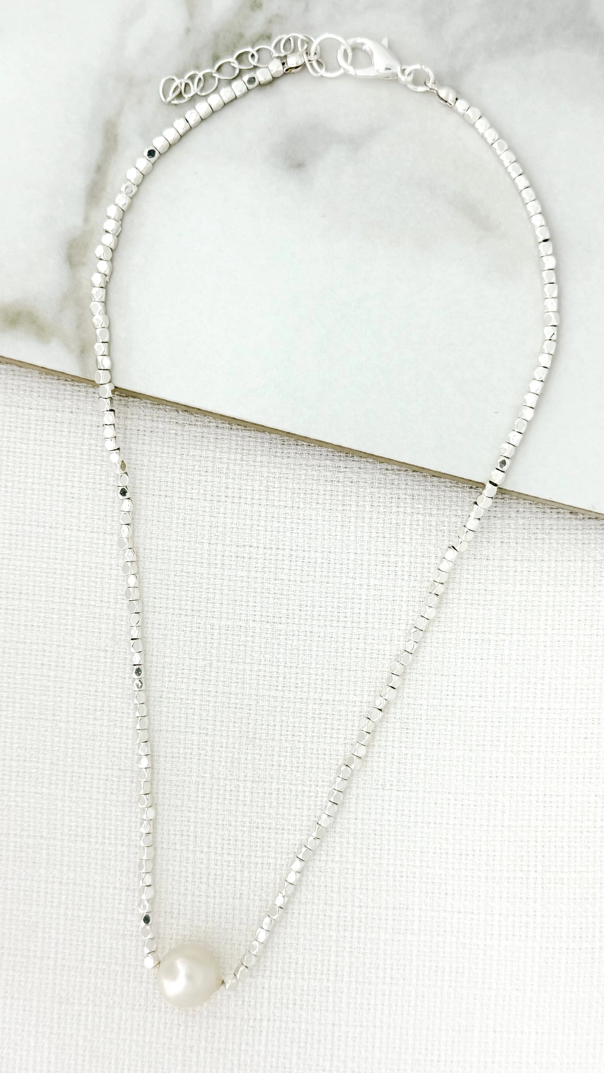 Envy Short Silver and Pearl Necklace