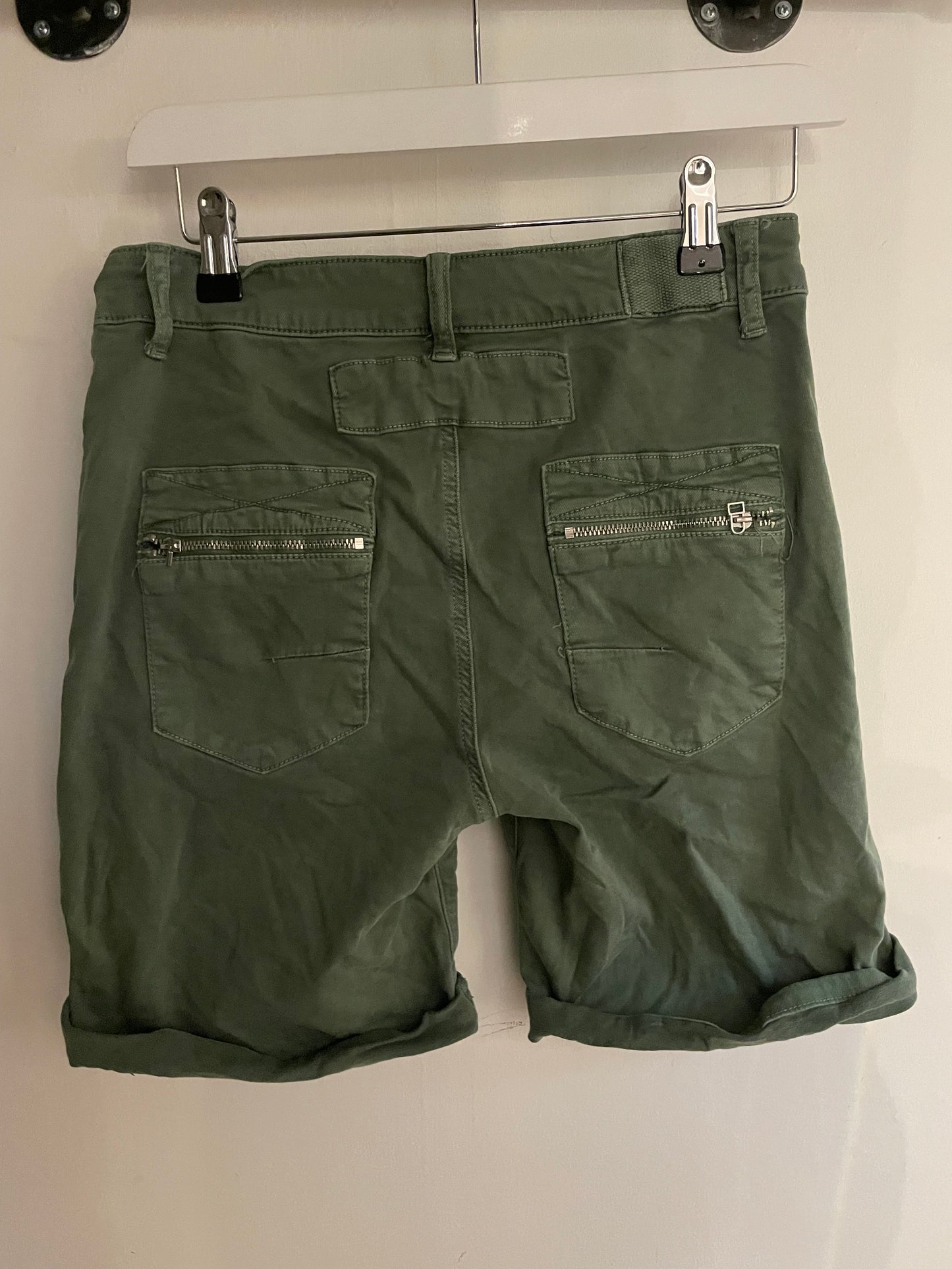 Melly & Co 4 Button Shorts | Khaki