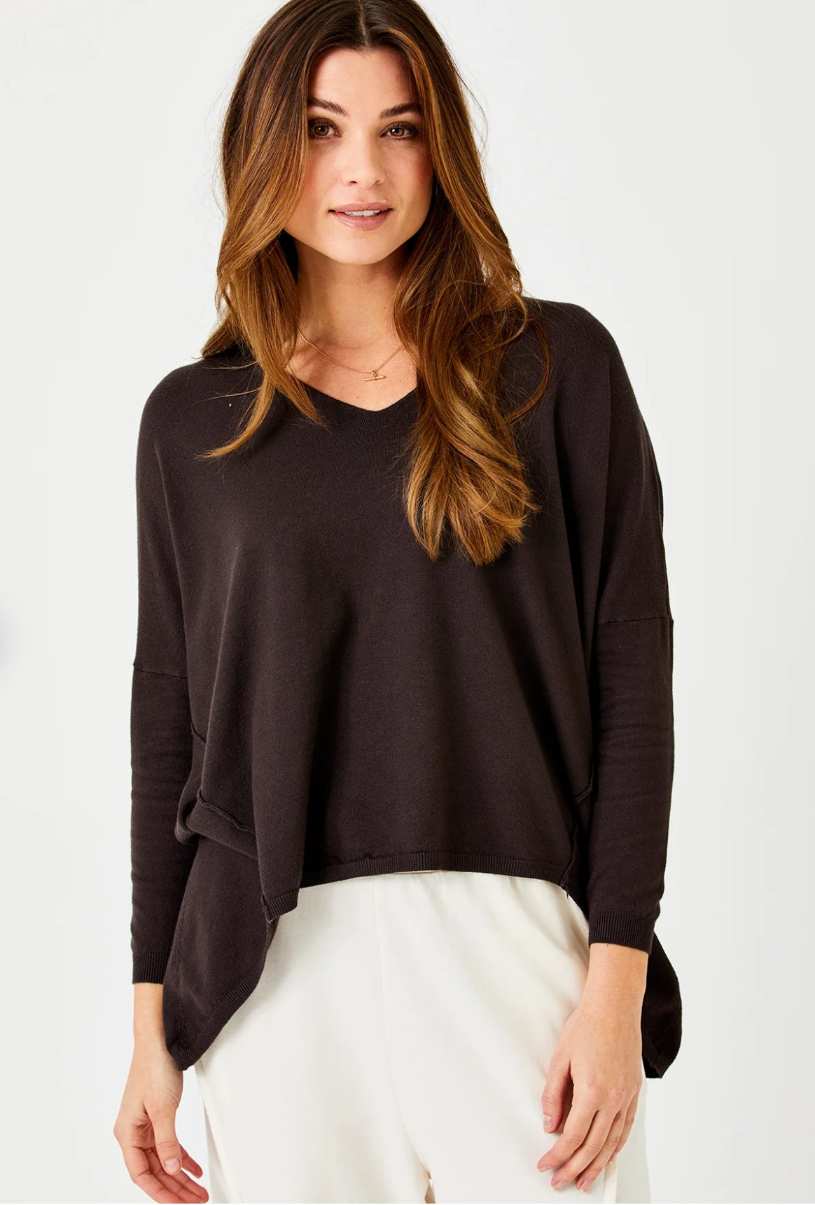 Tina V-Neck Hi Lo Hem Knit Sweater | Chocolate