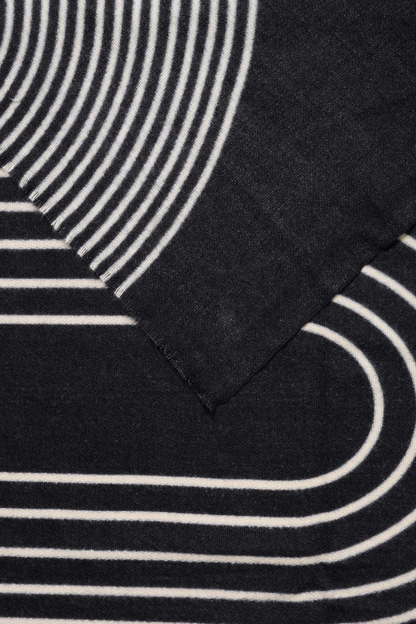 Ialana Scarf | Black