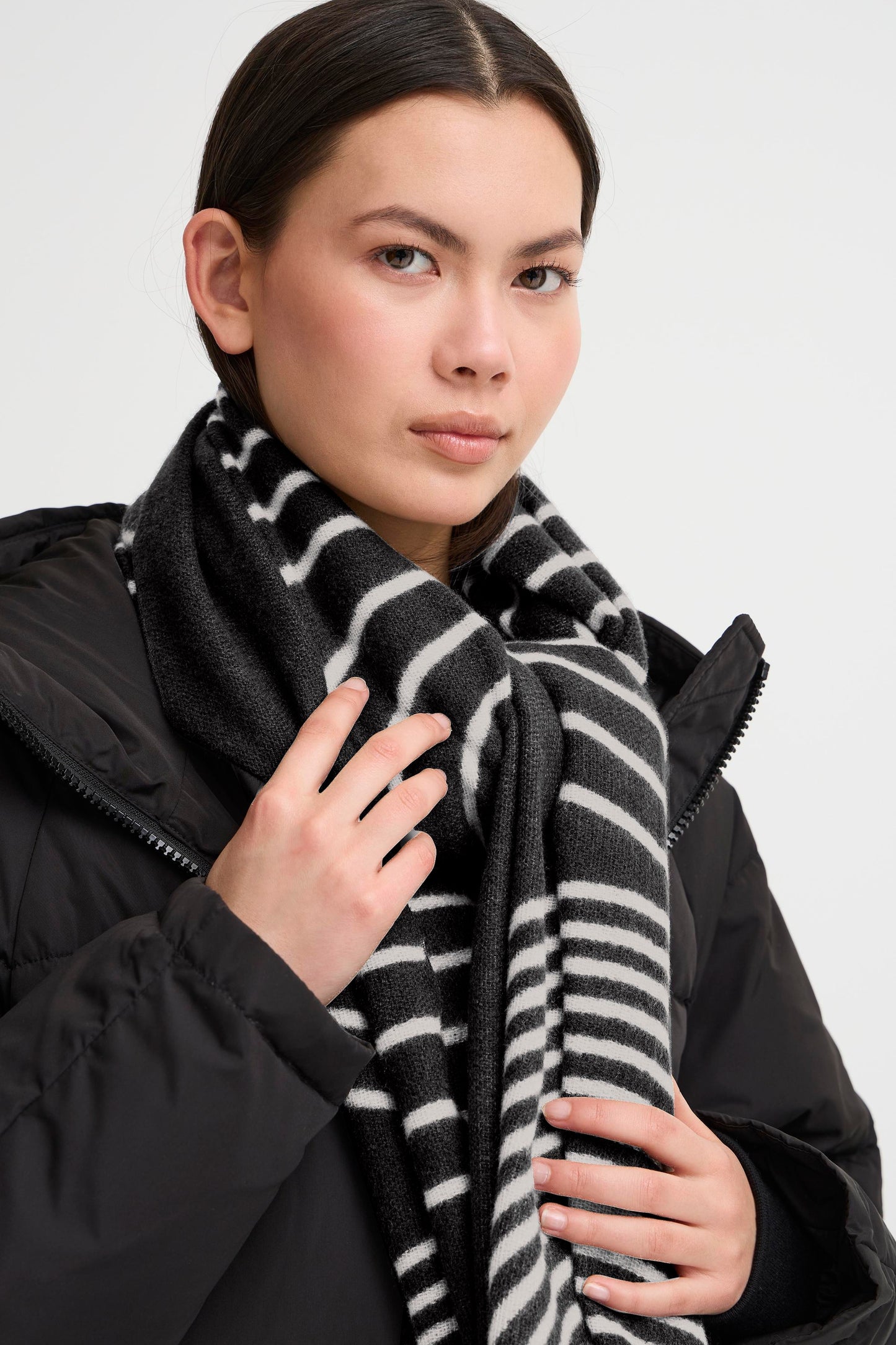 Ichi Ialana Scarf | Black