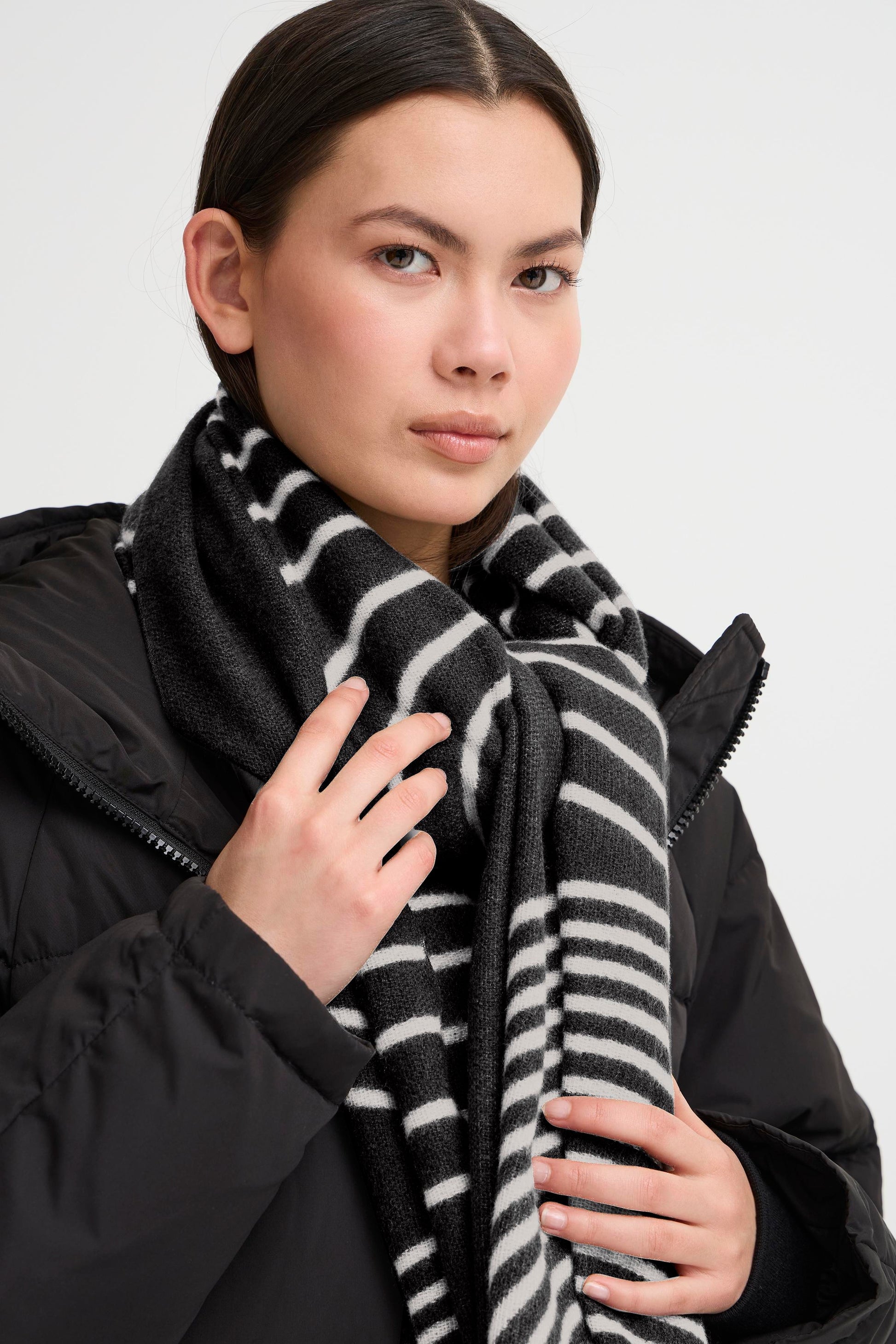 Ichi Ialana Scarf | Black