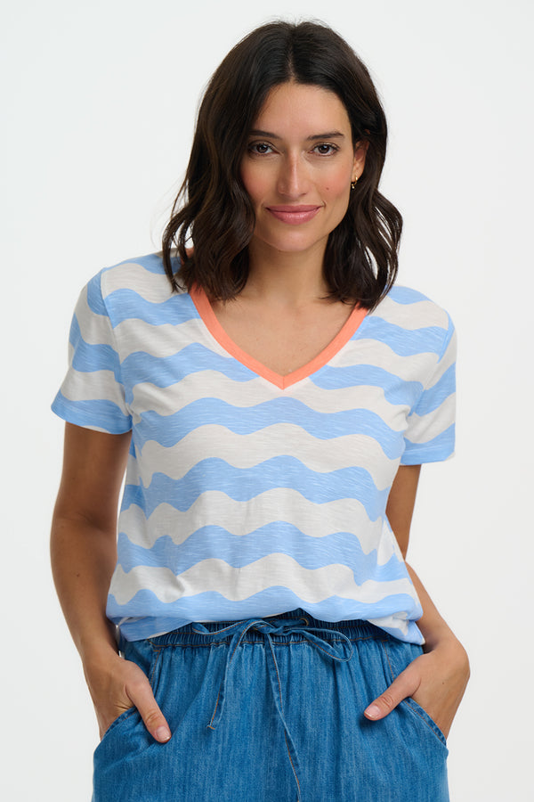 Sugarhill Brighton Khloe V-Neck T-Shirt | Blue/Off White Surf Waves