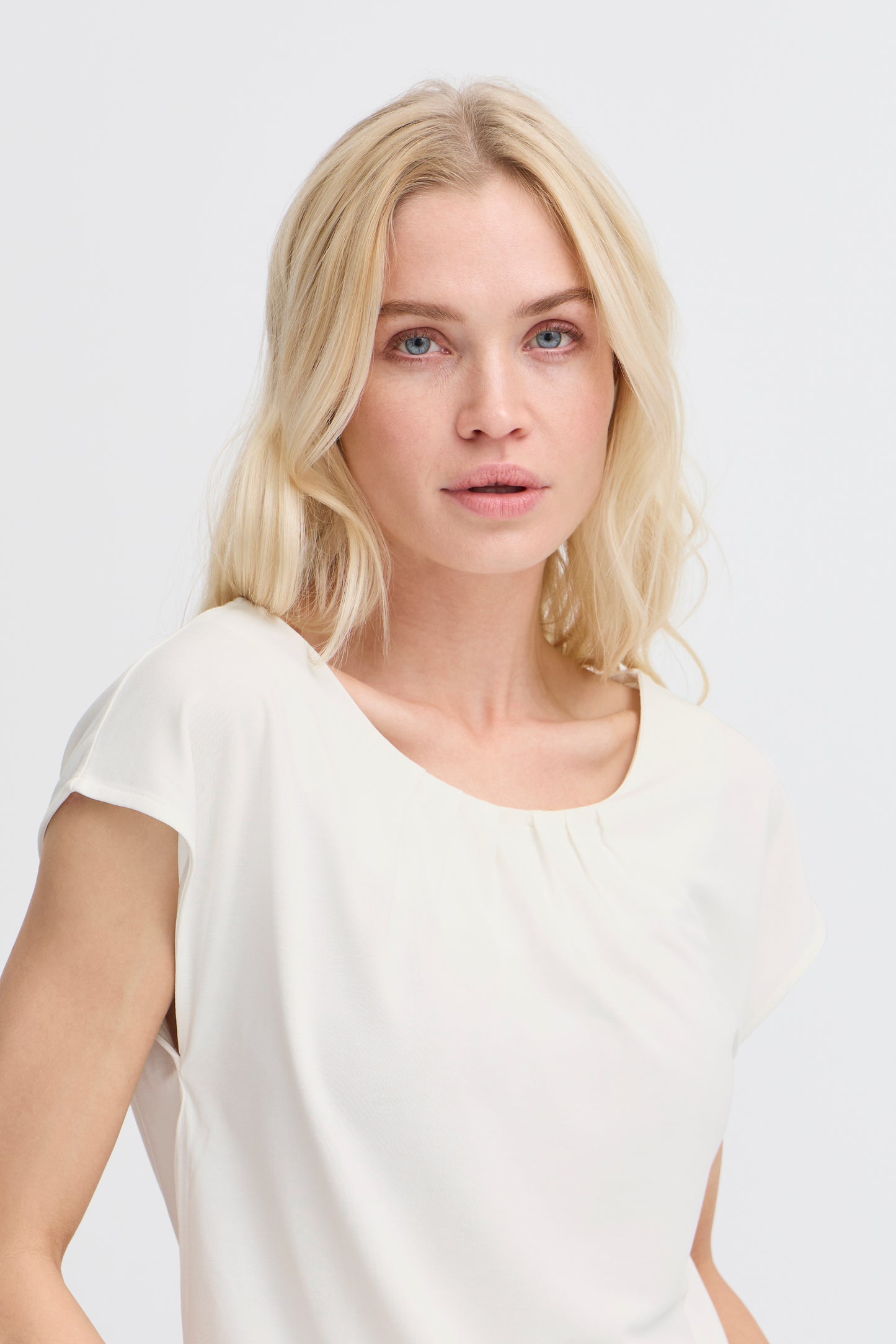 B Young Byperl Pleat Tee | Marshmallow