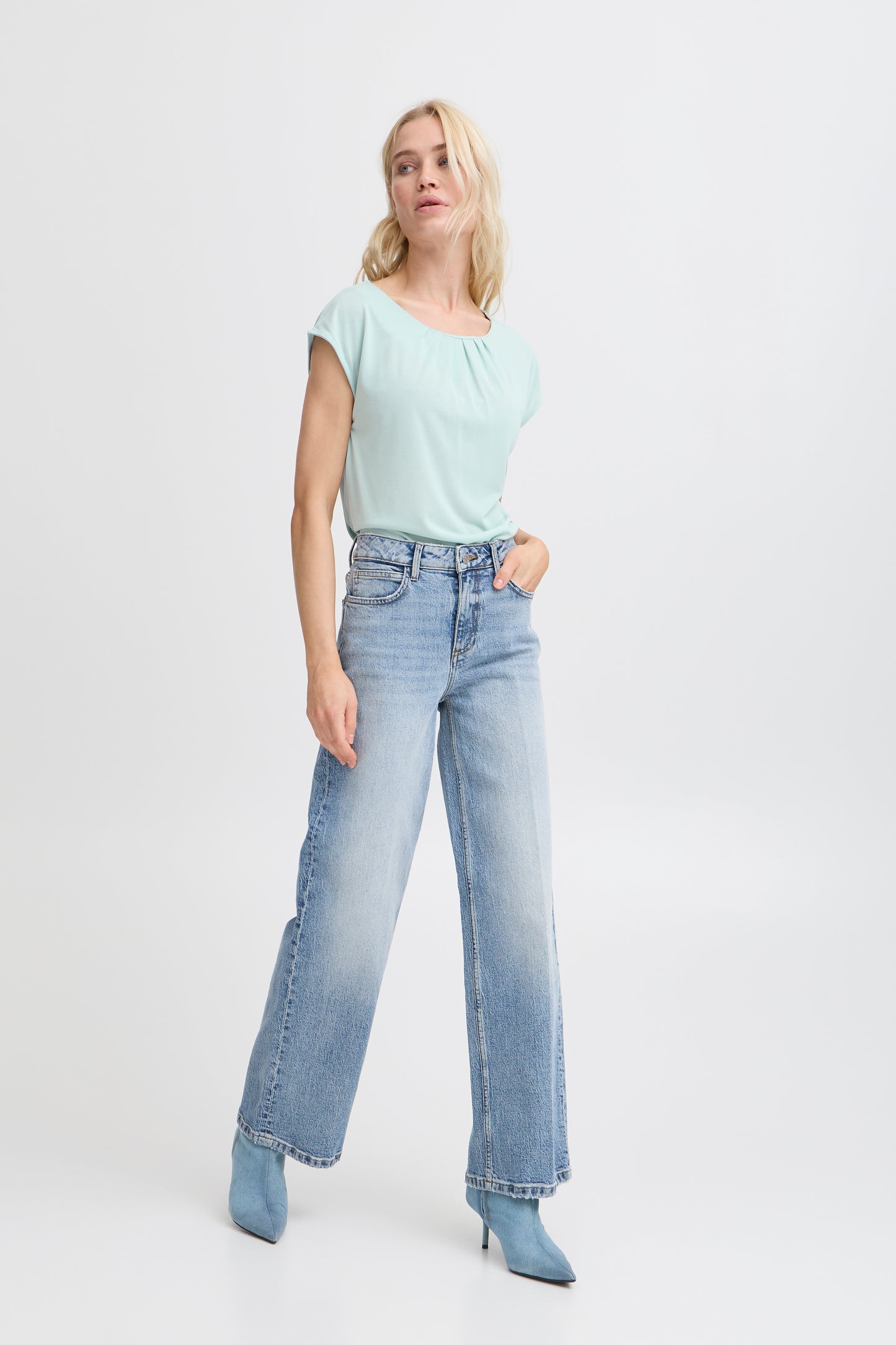 B Young Byperl Pleat Tee | Blue Haze