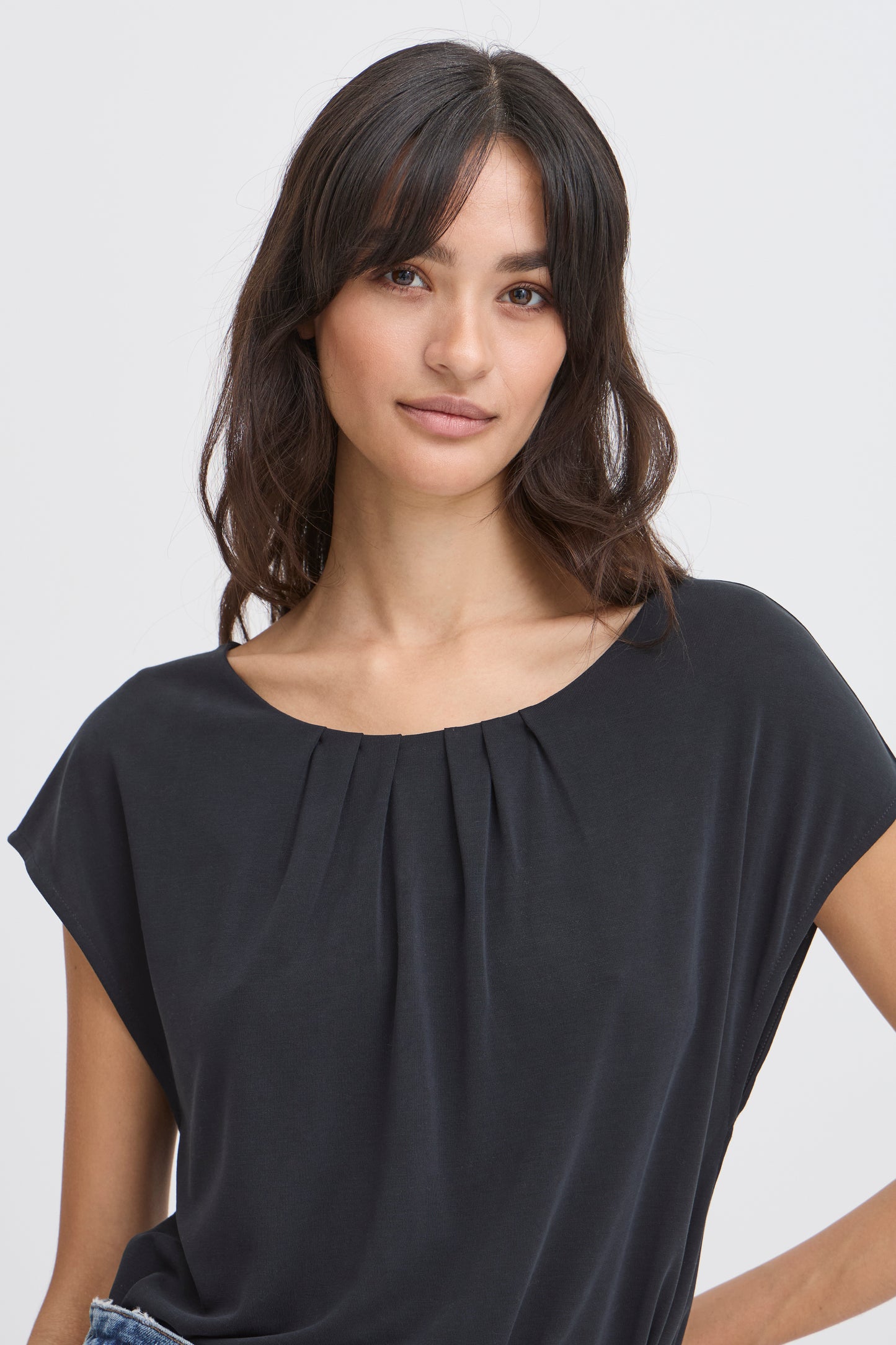 B Young Byperl Pleat Tee | Black