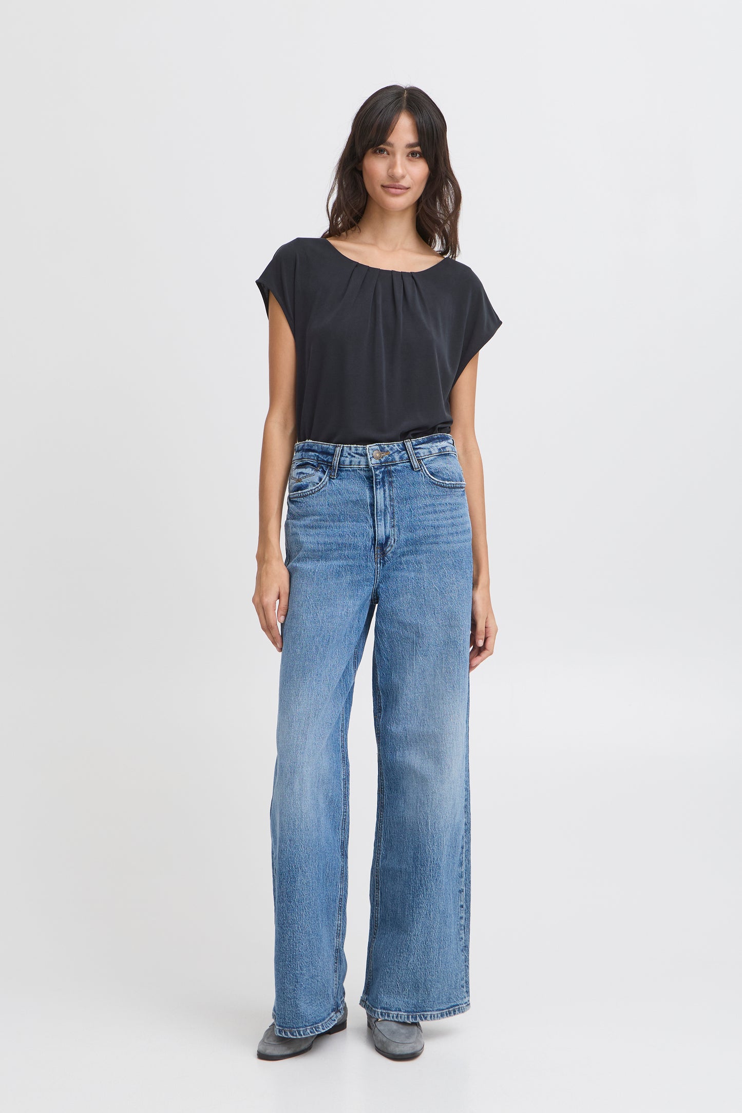B Young Byperl Pleat Tee | Black