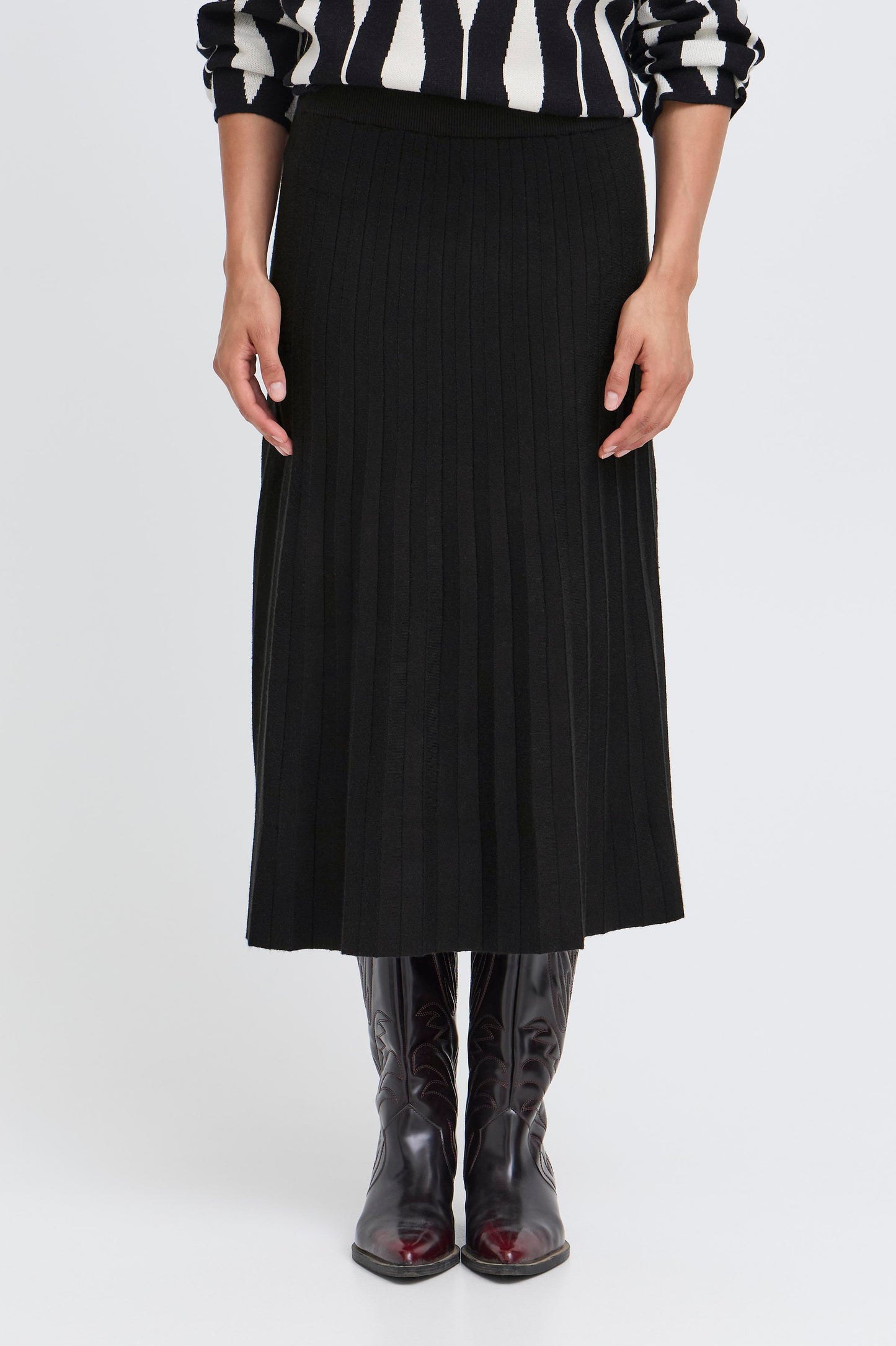 Bymarlin Plisse Skirt | True Black