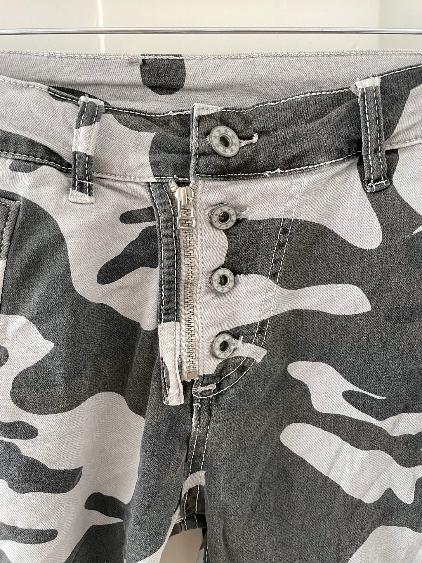 Melly & Co 4 Button Jeans | Grey Camo