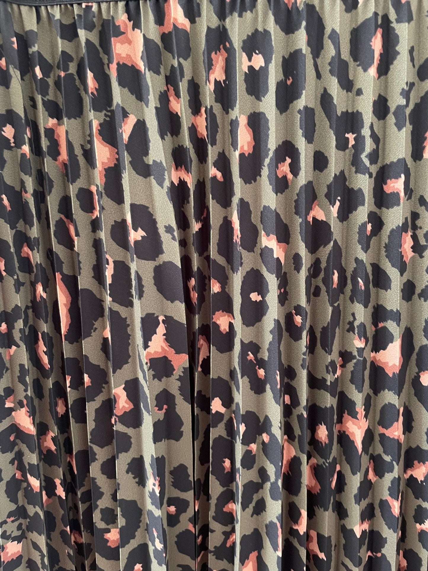 Leopard Pleated Skirt | Khaki