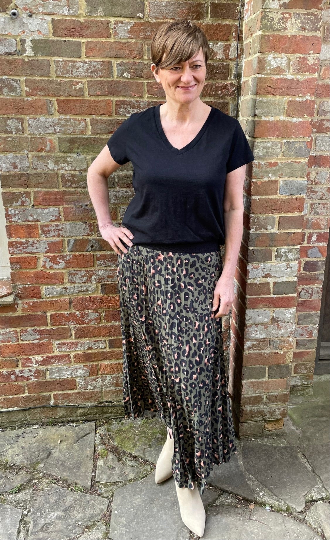 Khaki Leopard Pleated skirt