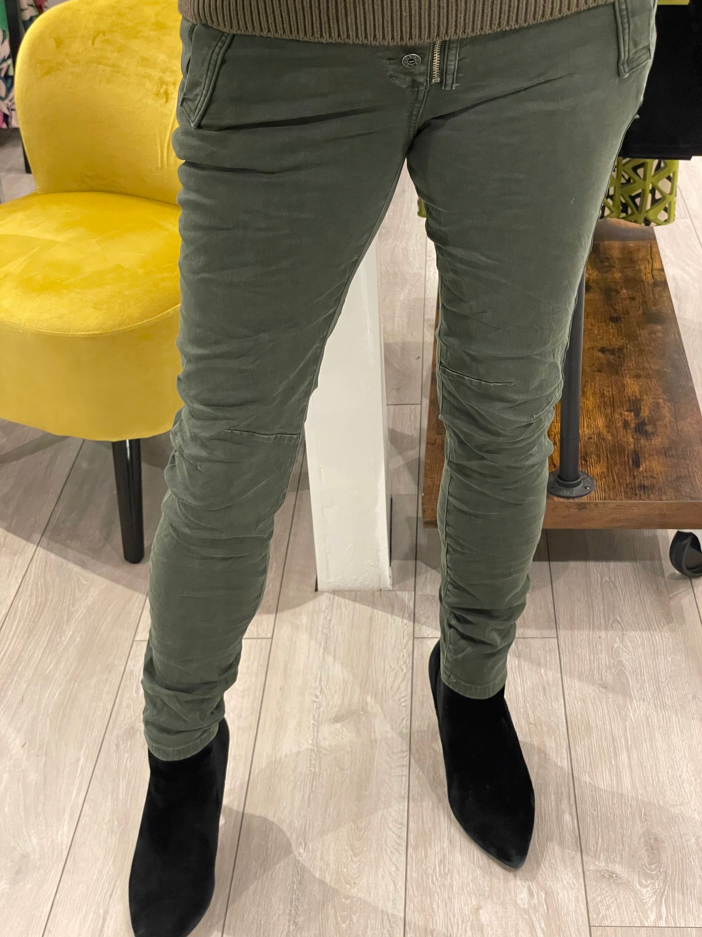 Melly & Co 4 Button Jeans | Khaki